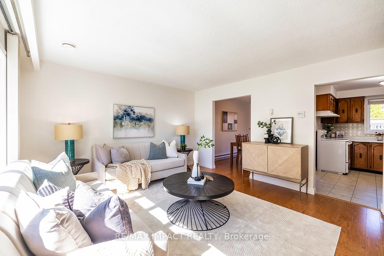 Photo 8 of 30 Hetherington Drive, Clarington, Bowmanville — HOMEH