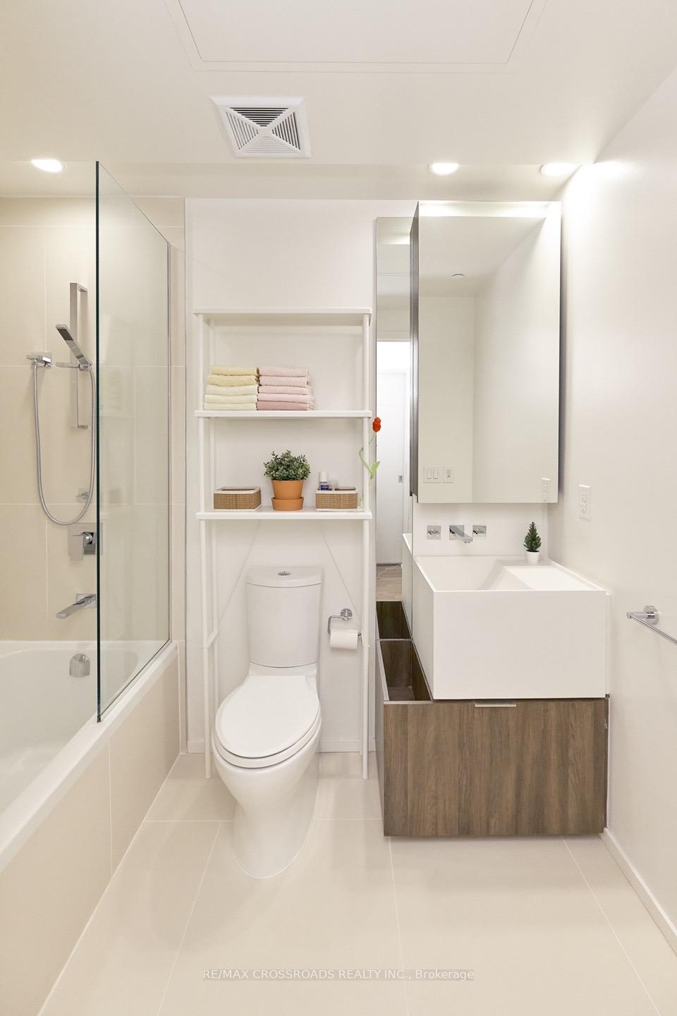 Photo 9 of Unit 2711, 1 Bloor Street E, Toronto, Church-Yonge Corridor — HOMEH