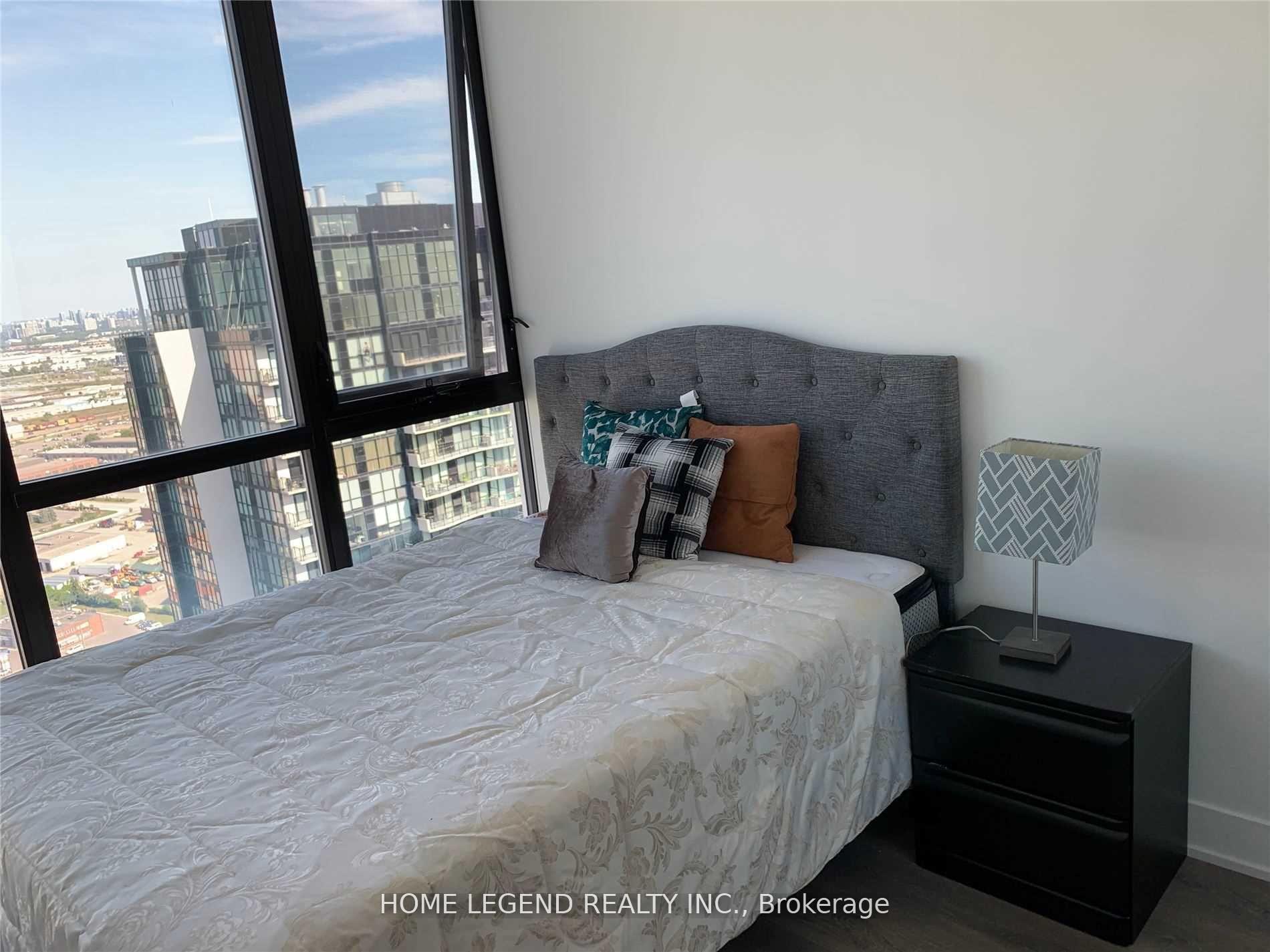 Photo 2 of Unit 3701, 2916 Highway 7 Road E, Vaughan, Concord — HOMEH
