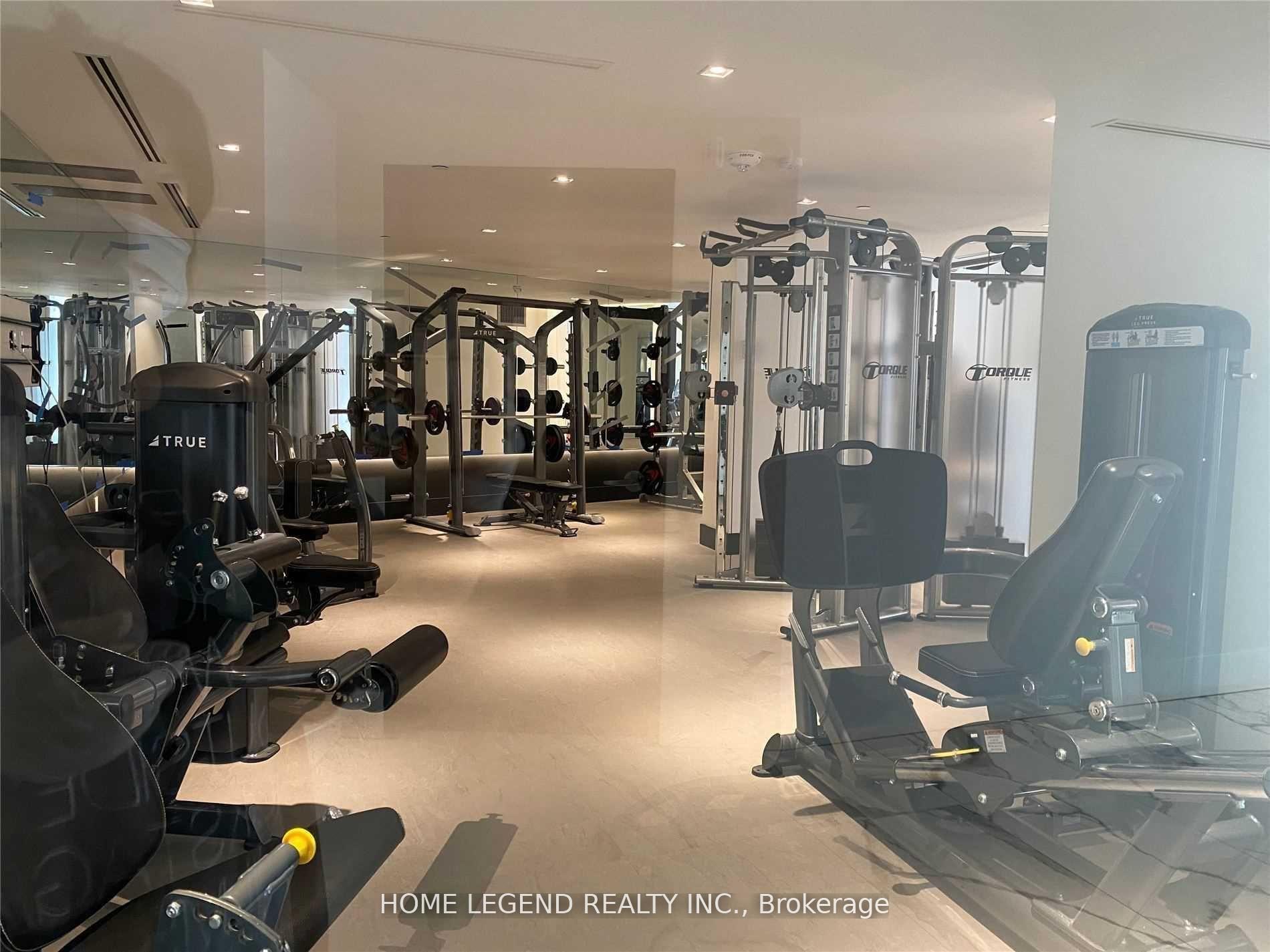 Photo 4 of Unit 3701, 2916 Highway 7 Road E, Vaughan, Concord — HOMEH