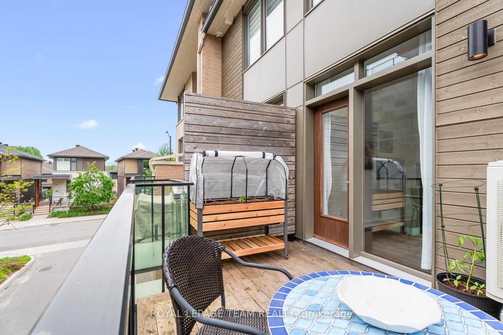 Photo 13 of 513 De Mazenod Avenue, Ottawa, Ottawa East — HOMEH