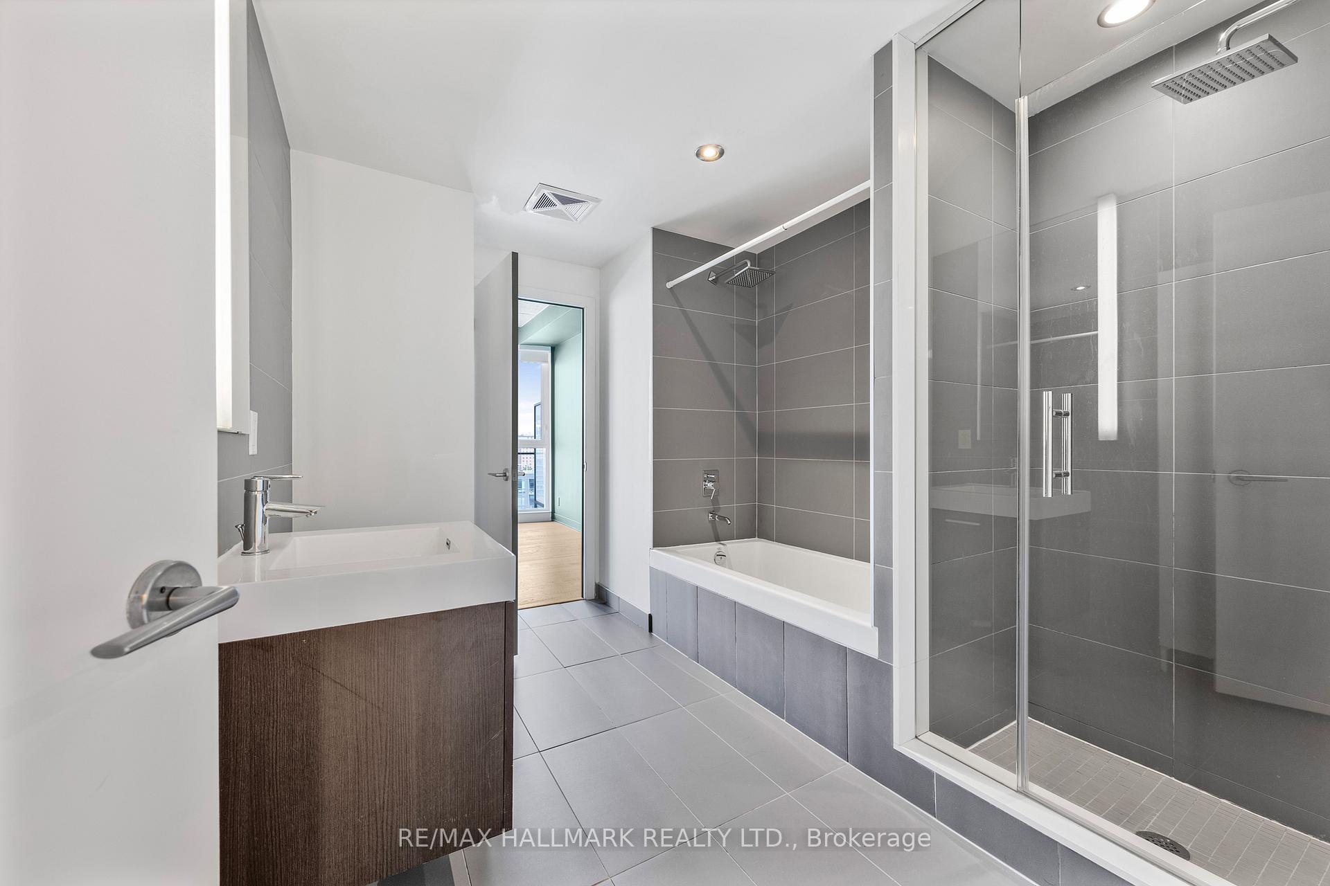 Photo 14 of Unit 1413, 318 King Street E, Toronto, Moss Park — HOMEH