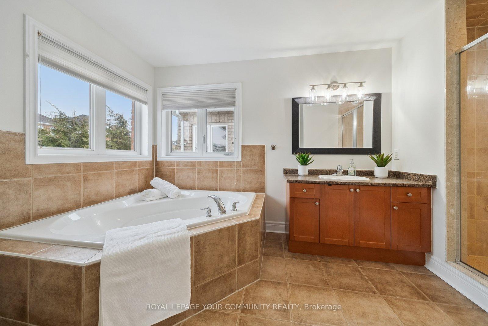 Photo 15 of 50 Turner Drive, Barrie, Bayshore — HOMEH