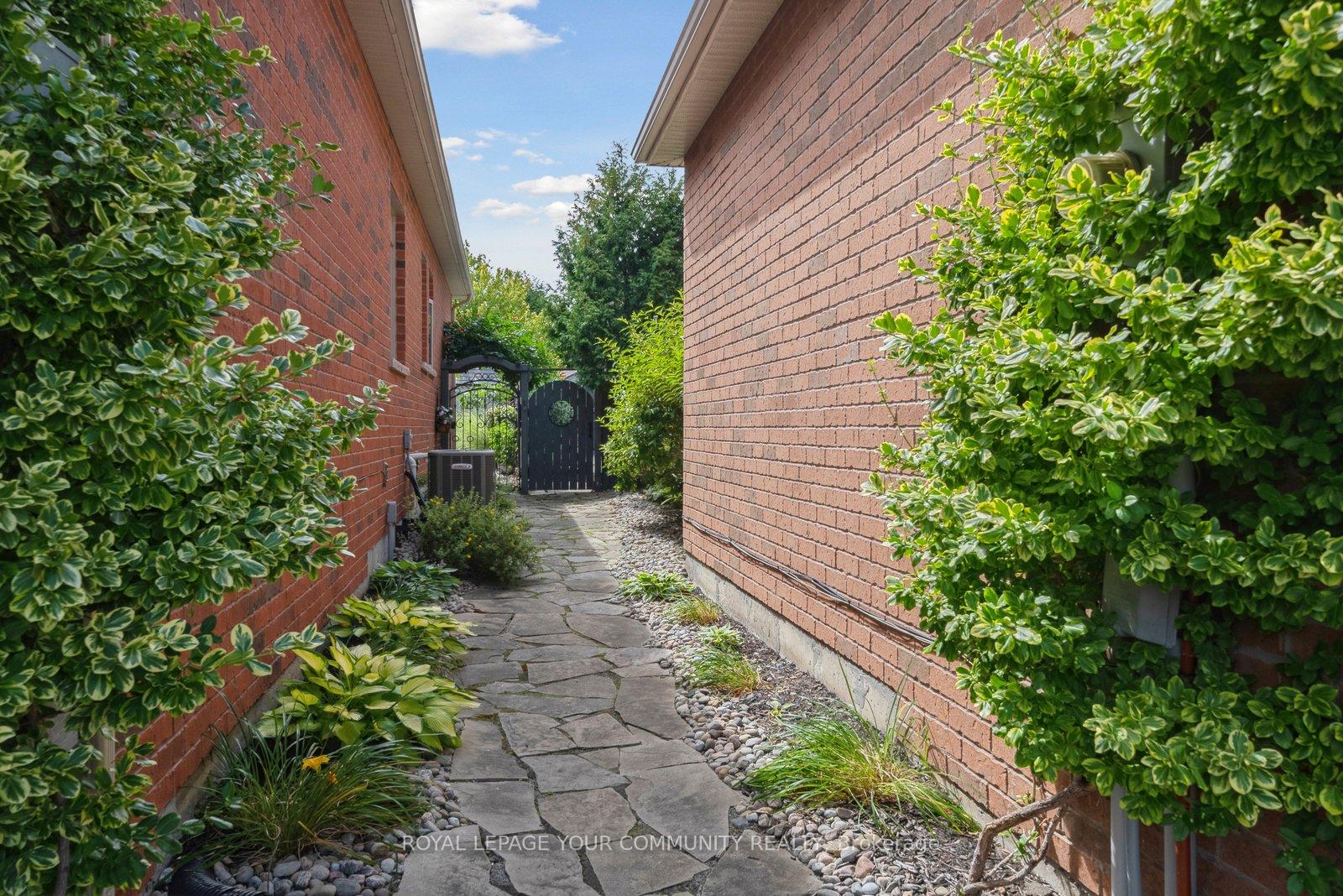 Photo 25 of 50 Turner Drive, Barrie, Bayshore — HOMEH
