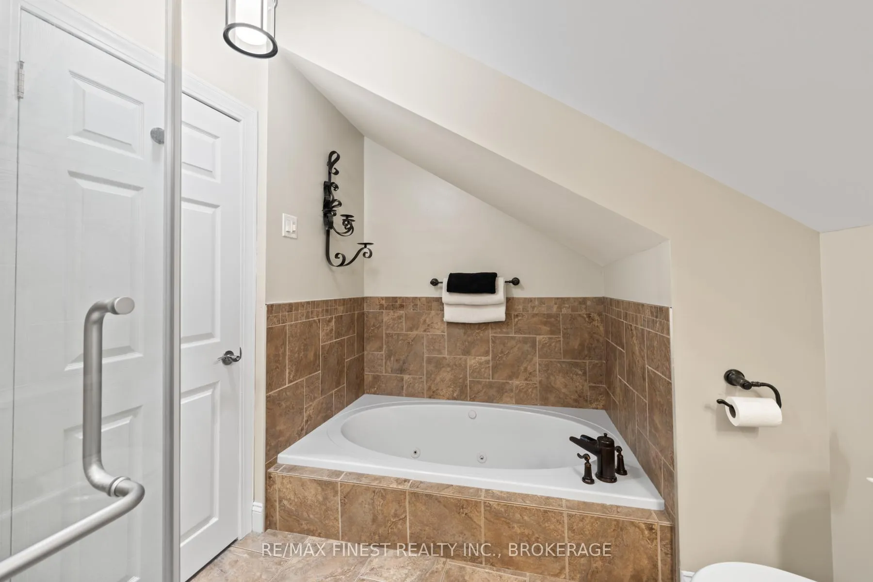 Photo 33 of 4625 Wolfe Swamp Road, Frontenac, Frontenac South — HOMEH