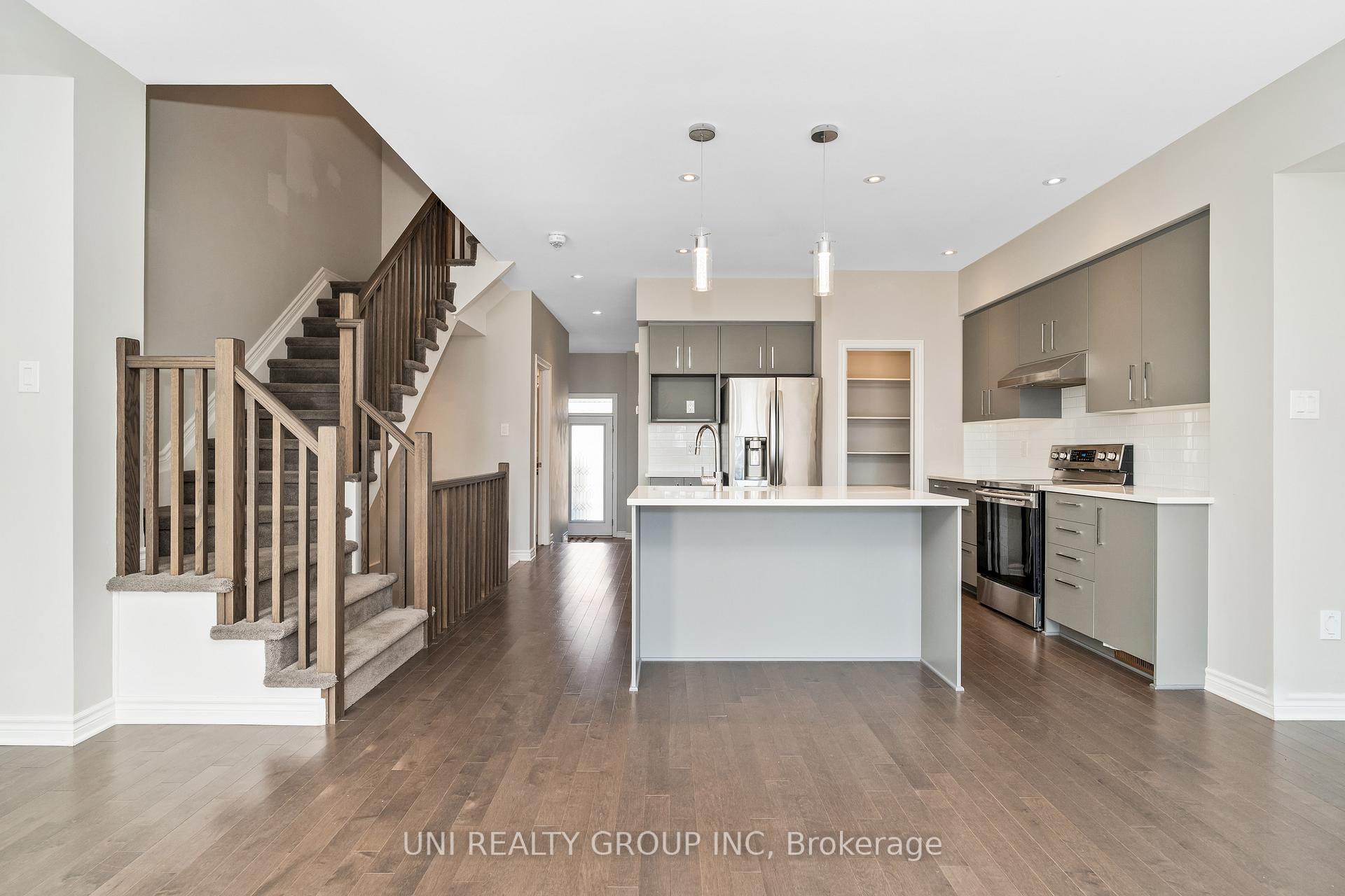 Photo 10 of 525 Markdale Terrace, Ottawa, Riverside South/Gloucester Glen — HOMEH