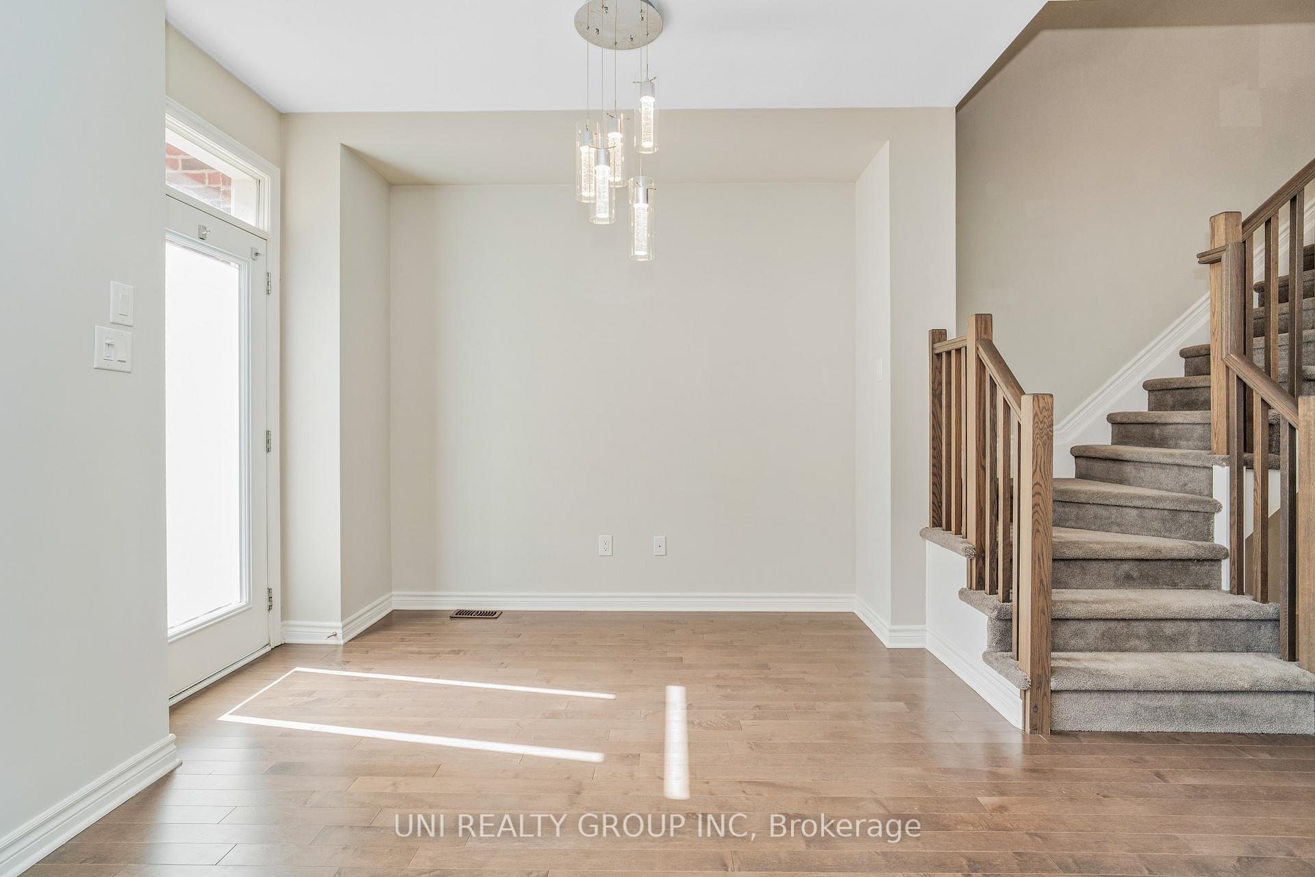 Photo 12 of 525 Markdale Terrace, Ottawa, Riverside South/Gloucester Glen — HOMEH