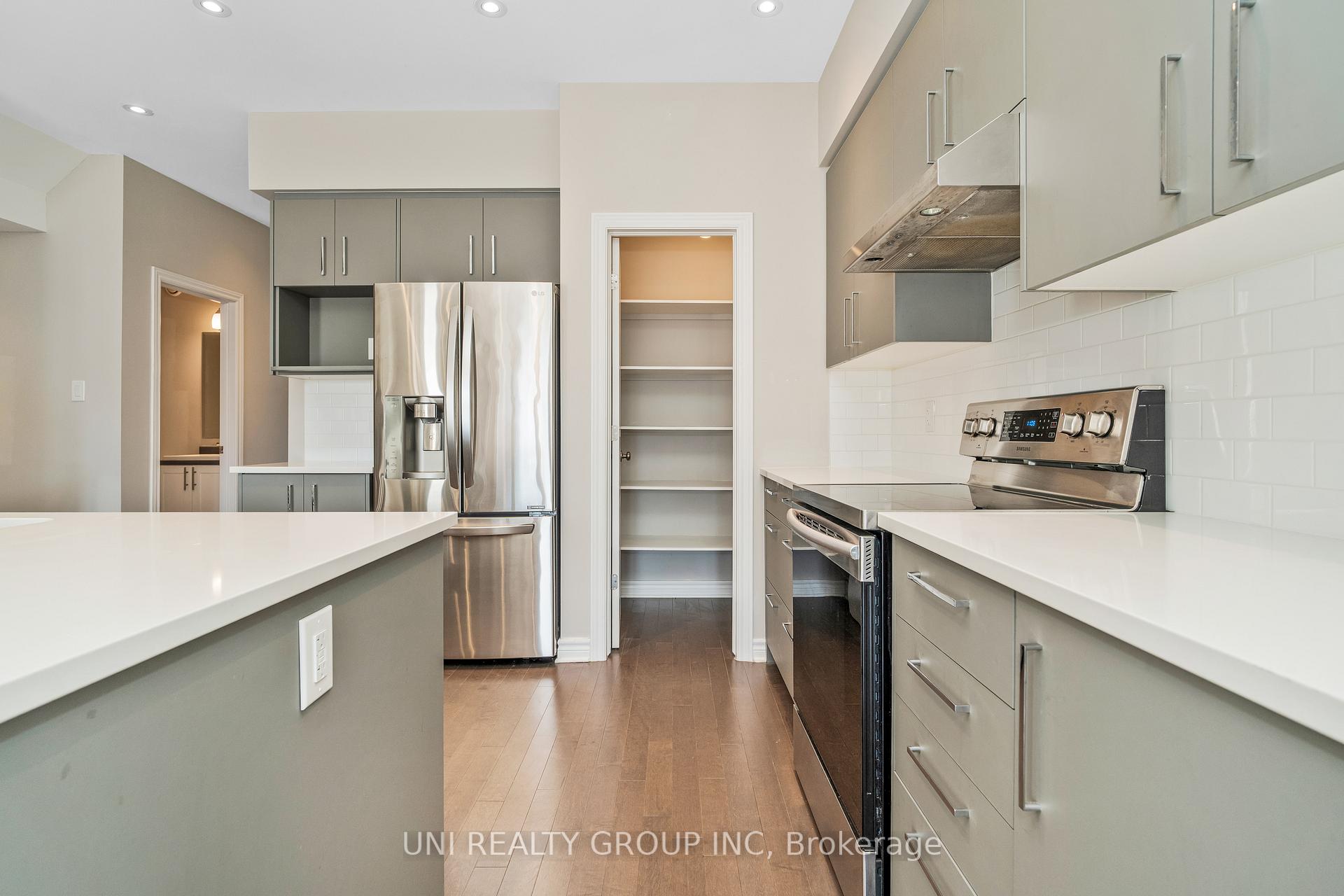 Photo 15 of 525 Markdale Terrace, Ottawa, Riverside South/Gloucester Glen — HOMEH