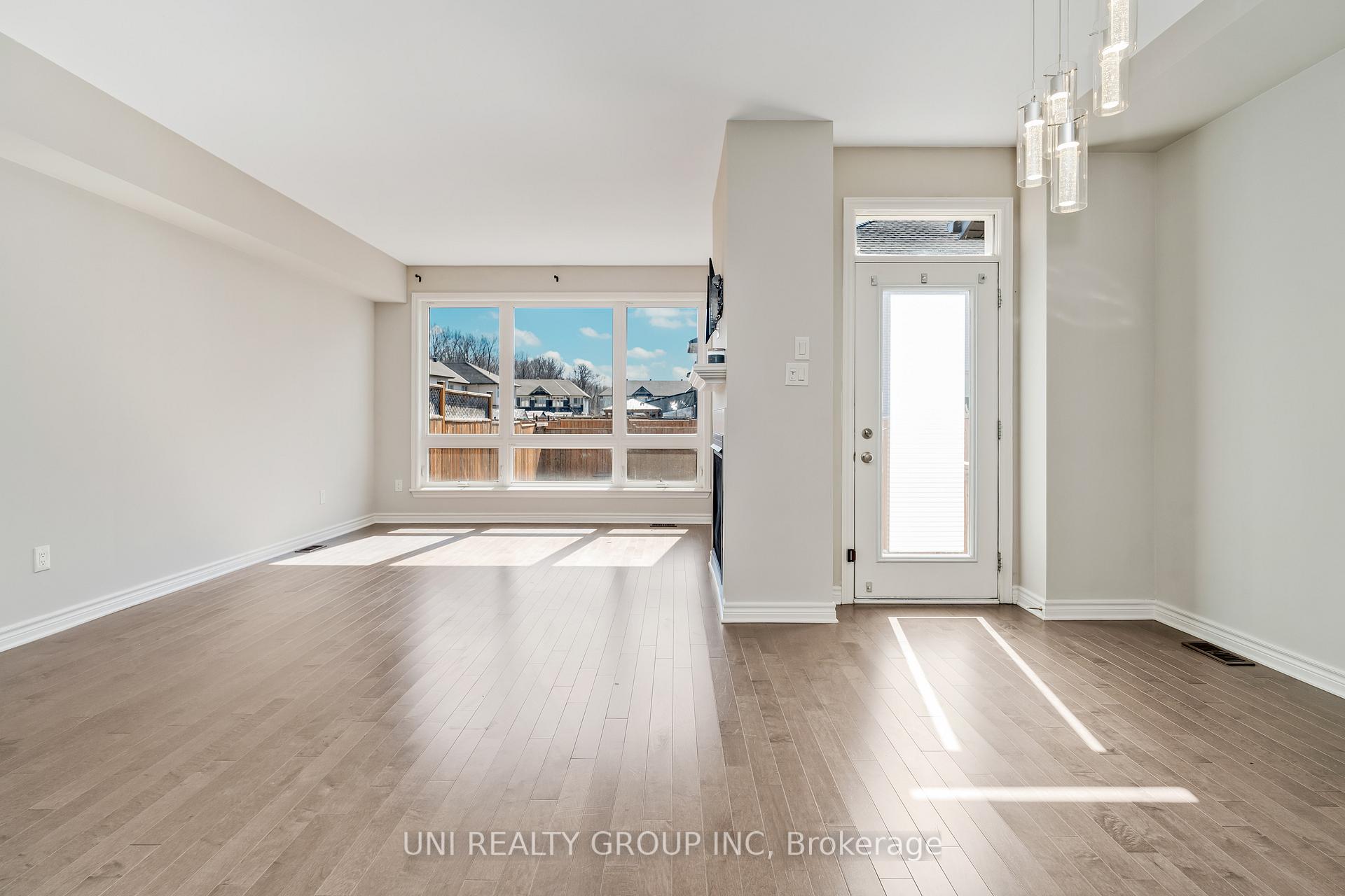 Photo 18 of 525 Markdale Terrace, Ottawa, Riverside South/Gloucester Glen — HOMEH