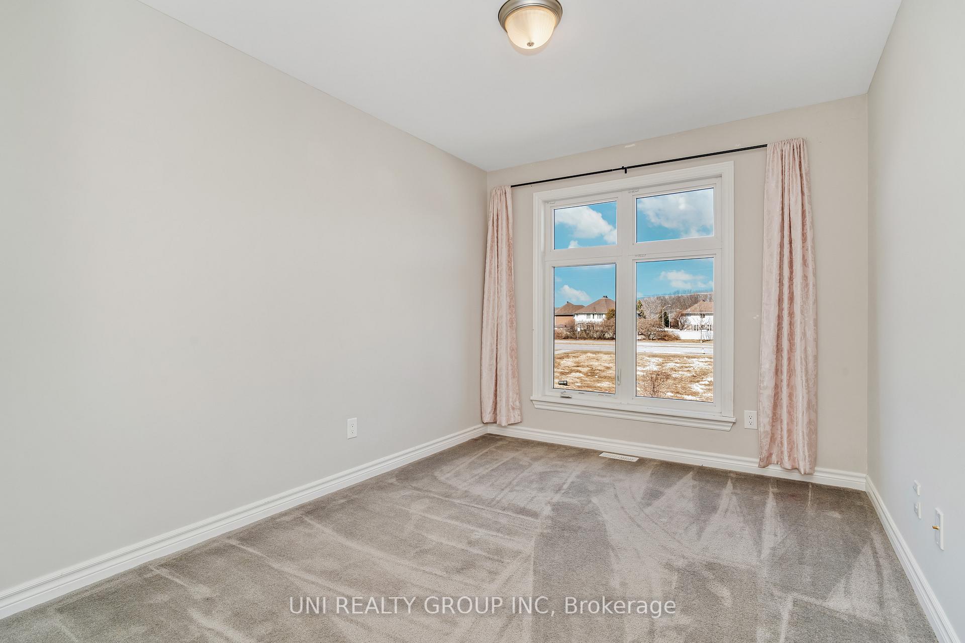 Photo 35 of 525 Markdale Terrace, Ottawa, Riverside South/Gloucester Glen — HOMEH