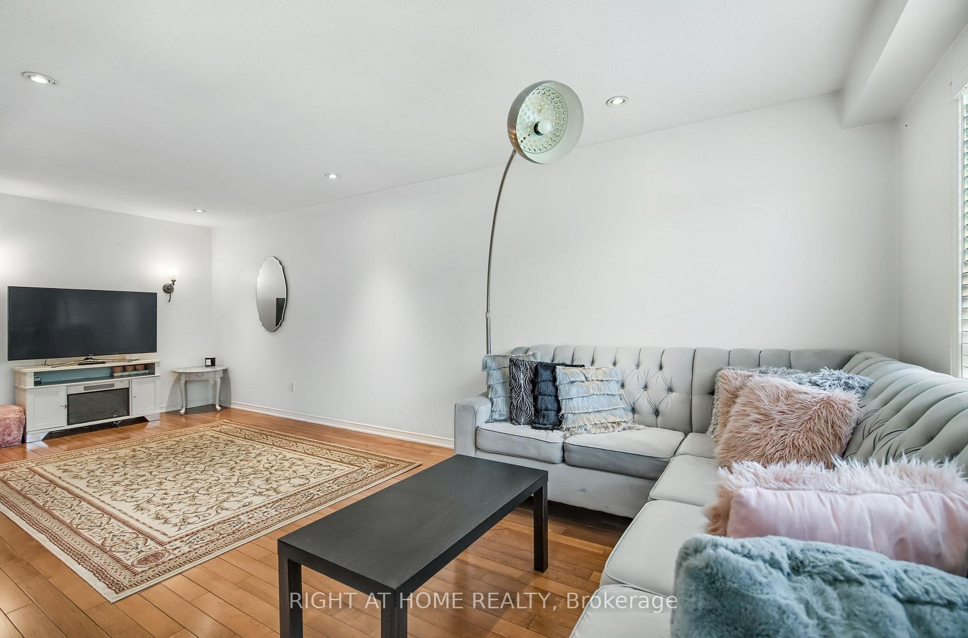 Photo 40 of Unit 55, 7 Southside Place, Hamilton, Mountview — HOMEH