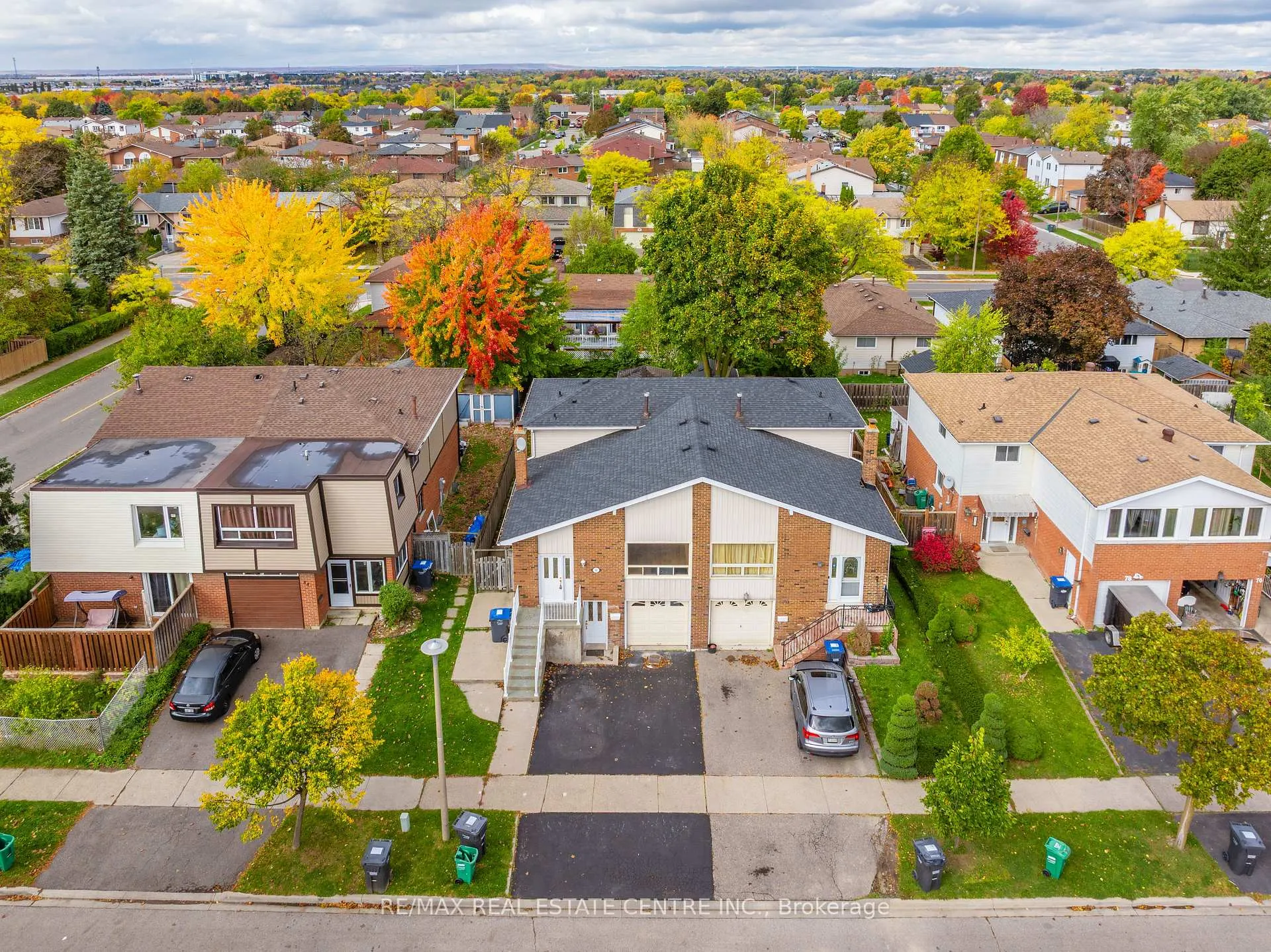 Photo 3 of 82 Merton Road, Brampton, Brampton North — HOMEH