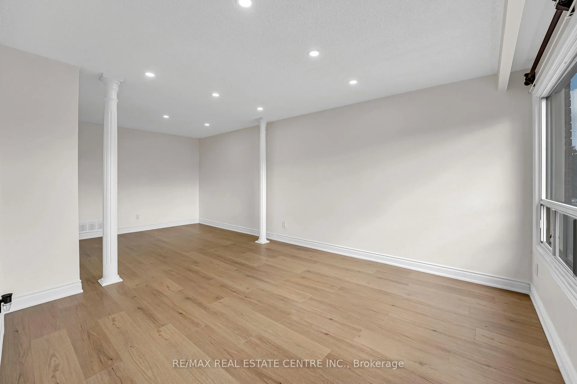 Photo 5 of 82 Merton Road, Brampton, Brampton North — HOMEH