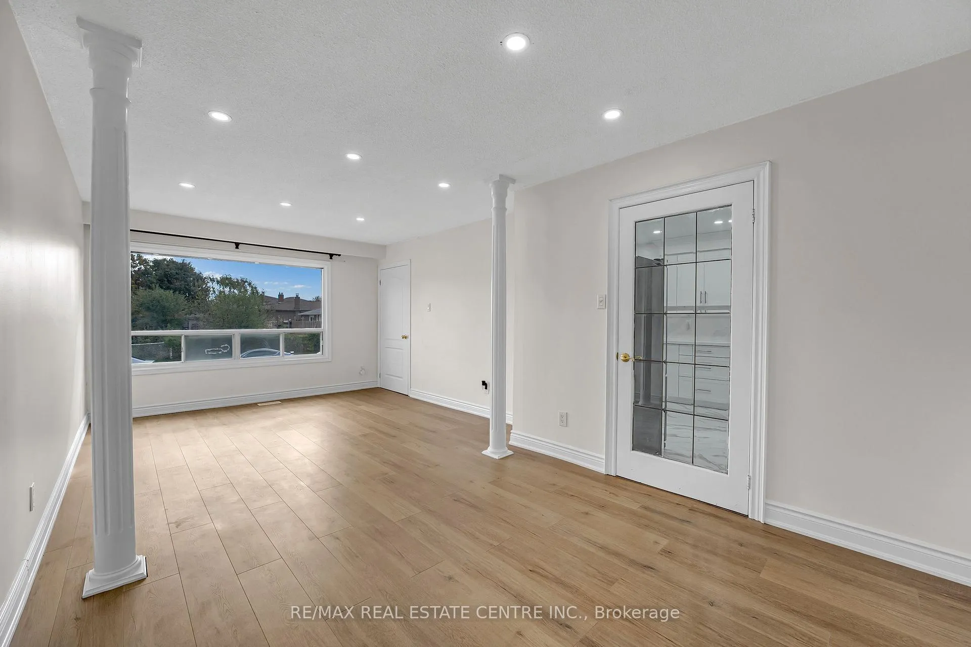 Photo 8 of 82 Merton Road, Brampton, Brampton North — HOMEH