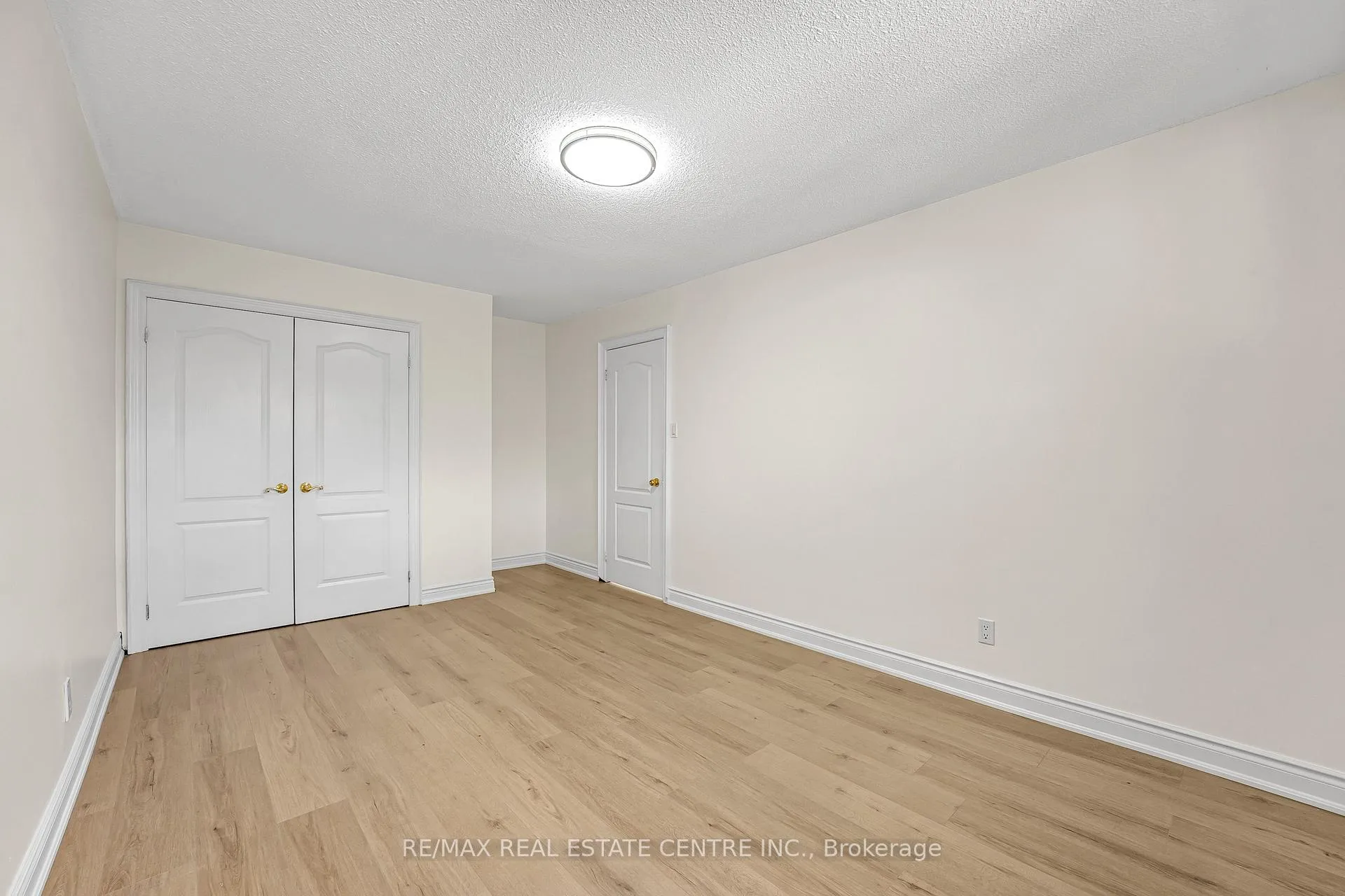 Photo 16 of 82 Merton Road, Brampton, Brampton North — HOMEH