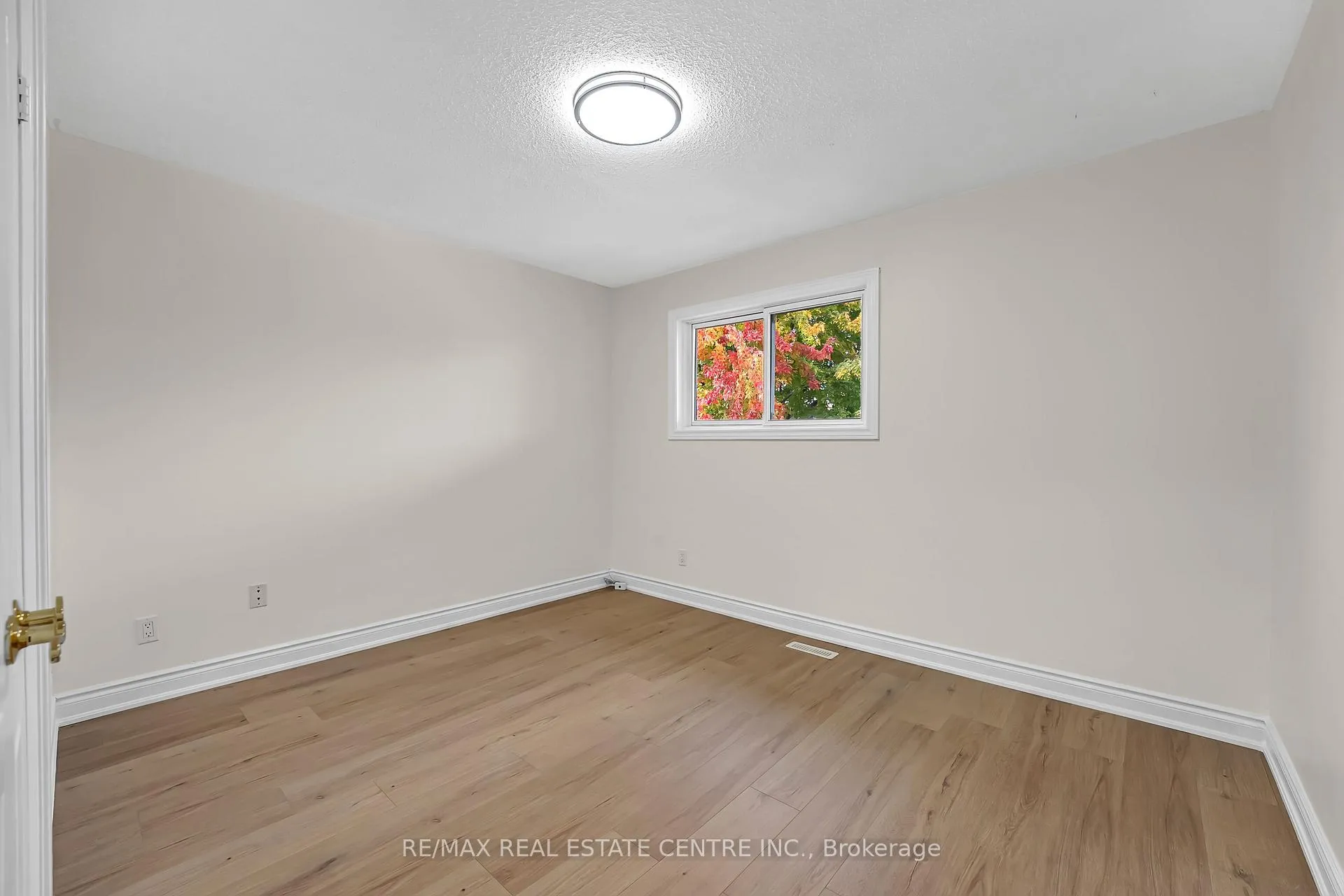 Photo 18 of 82 Merton Road, Brampton, Brampton North — HOMEH