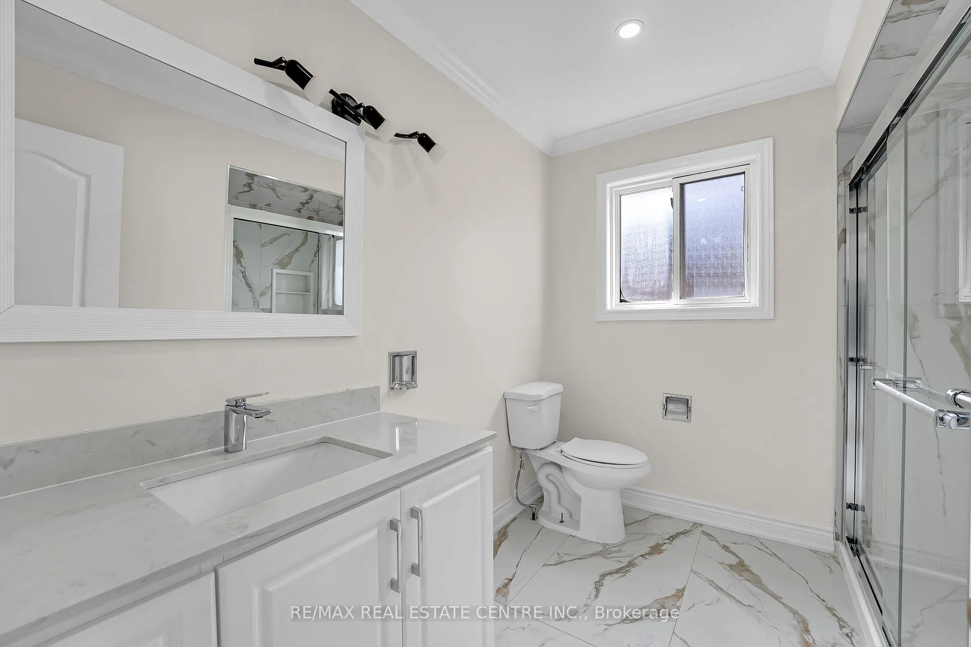 Photo 20 of 82 Merton Road, Brampton, Brampton North — HOMEH