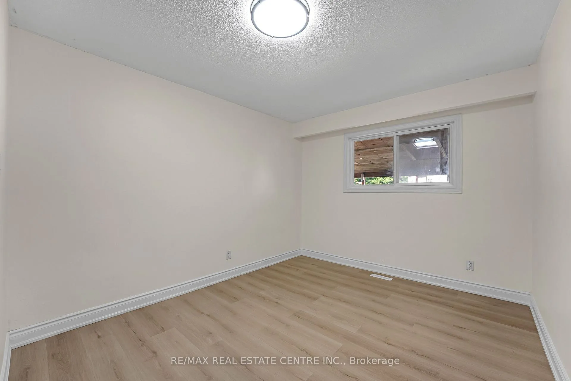 Photo 23 of 82 Merton Road, Brampton, Brampton North — HOMEH