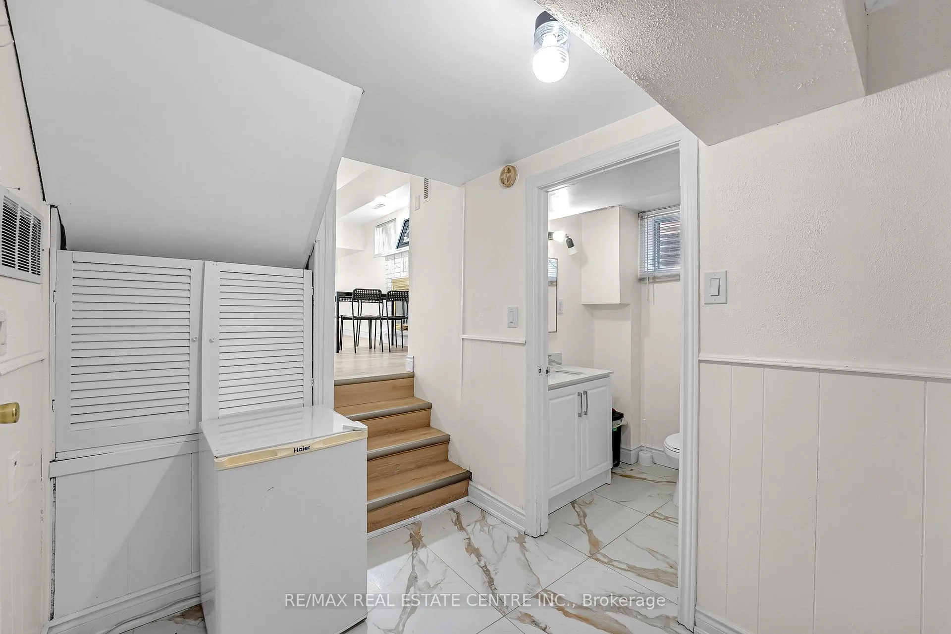 Photo 34 of 82 Merton Road, Brampton, Brampton North — HOMEH