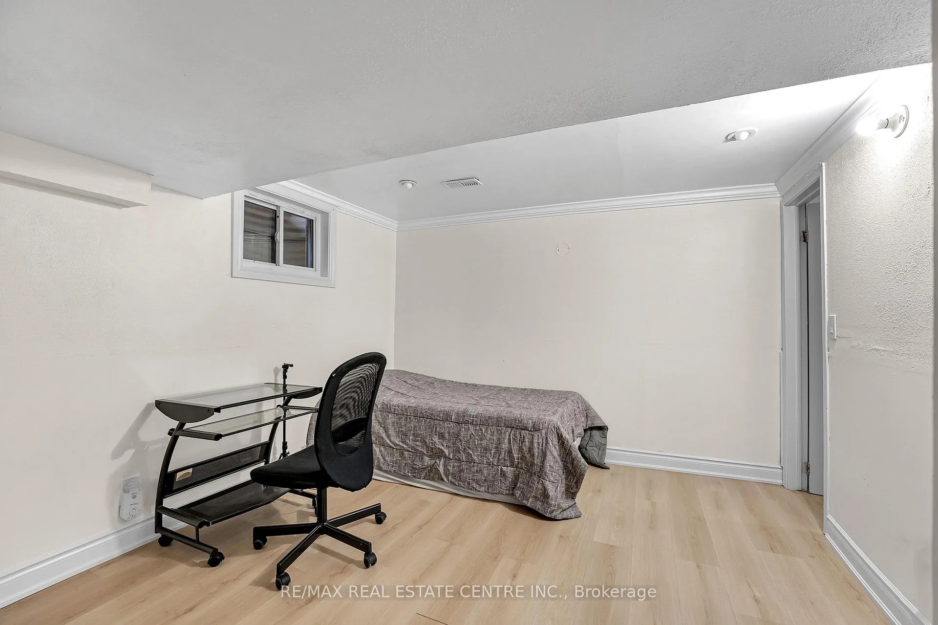 Photo 37 of 82 Merton Road, Brampton, Brampton North — HOMEH
