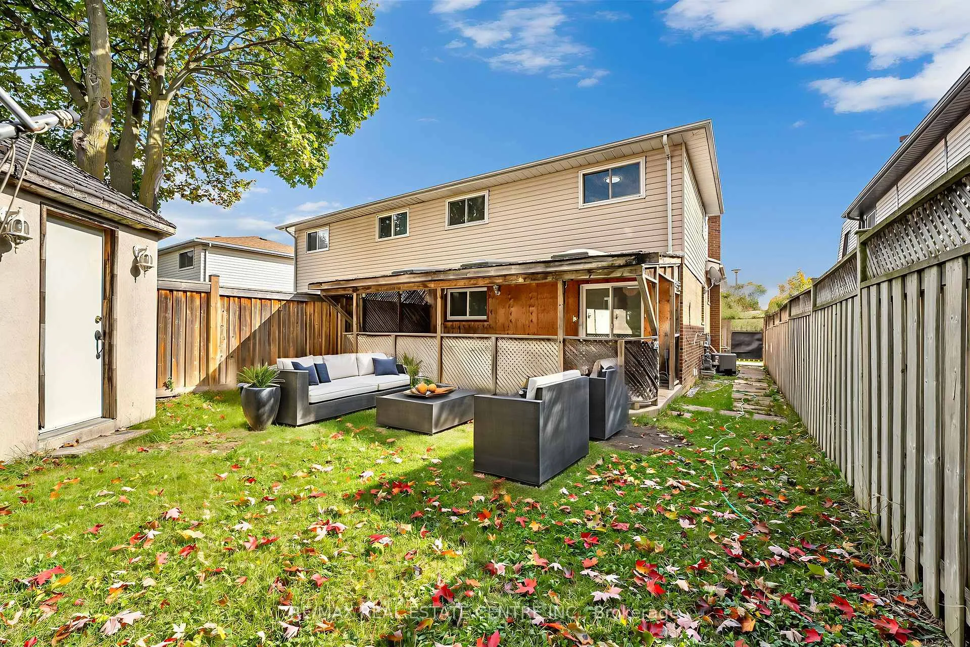 Photo 40 of 82 Merton Road, Brampton, Brampton North — HOMEH
