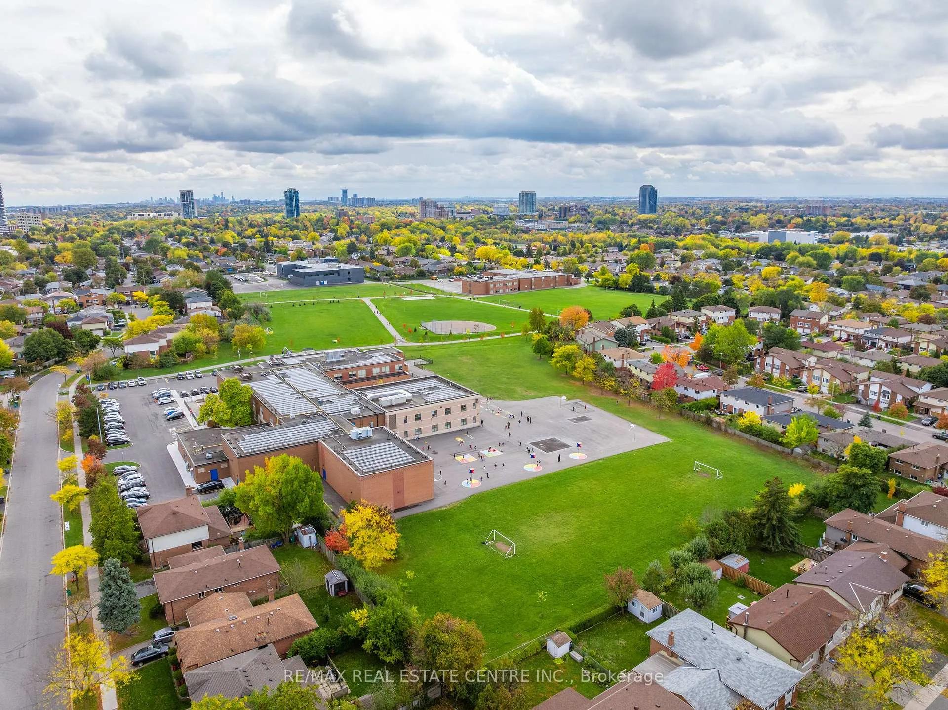 Photo 46 of 82 Merton Road, Brampton, Brampton North — HOMEH