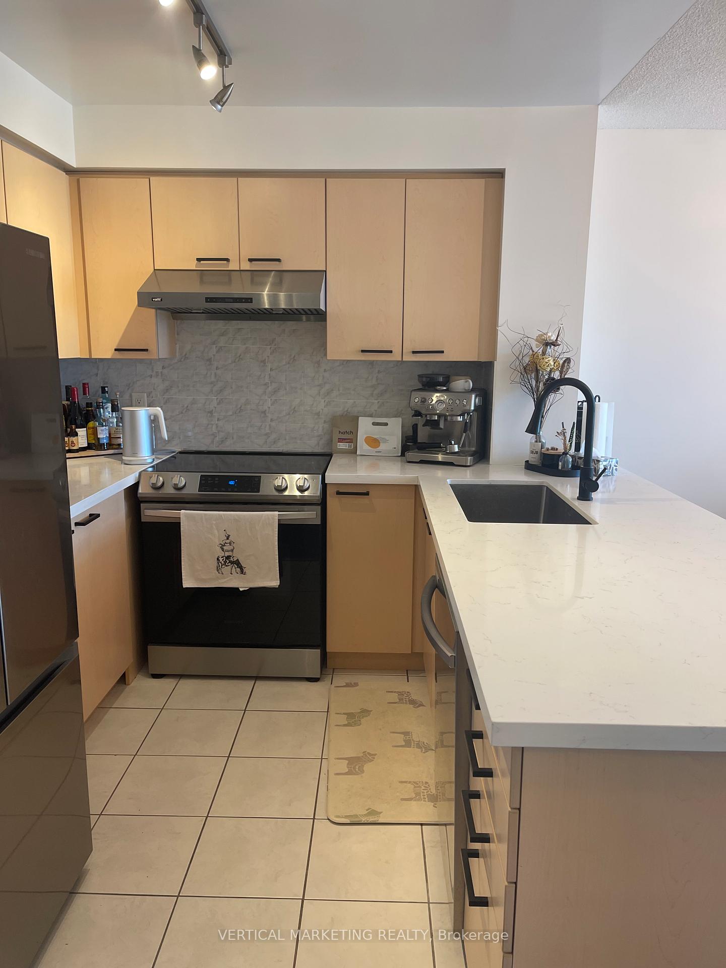 Photo 6 of Unit 520, 48 Suncrest Boulevard, Markham, Commerce Valley — HOMEH