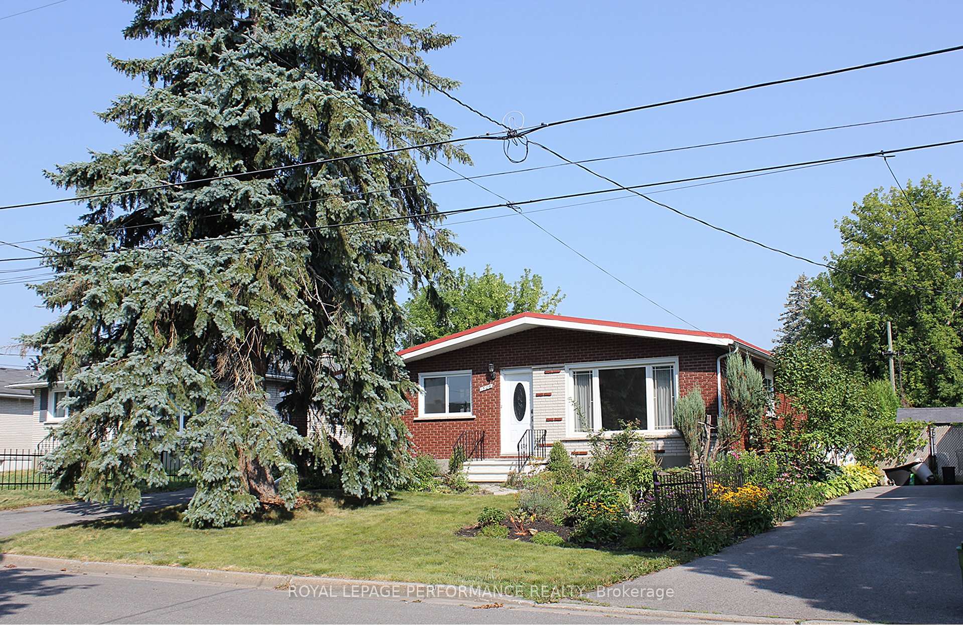 Photo 2 of 1508 Frances Ann Avenue, Cornwall — HOMEH