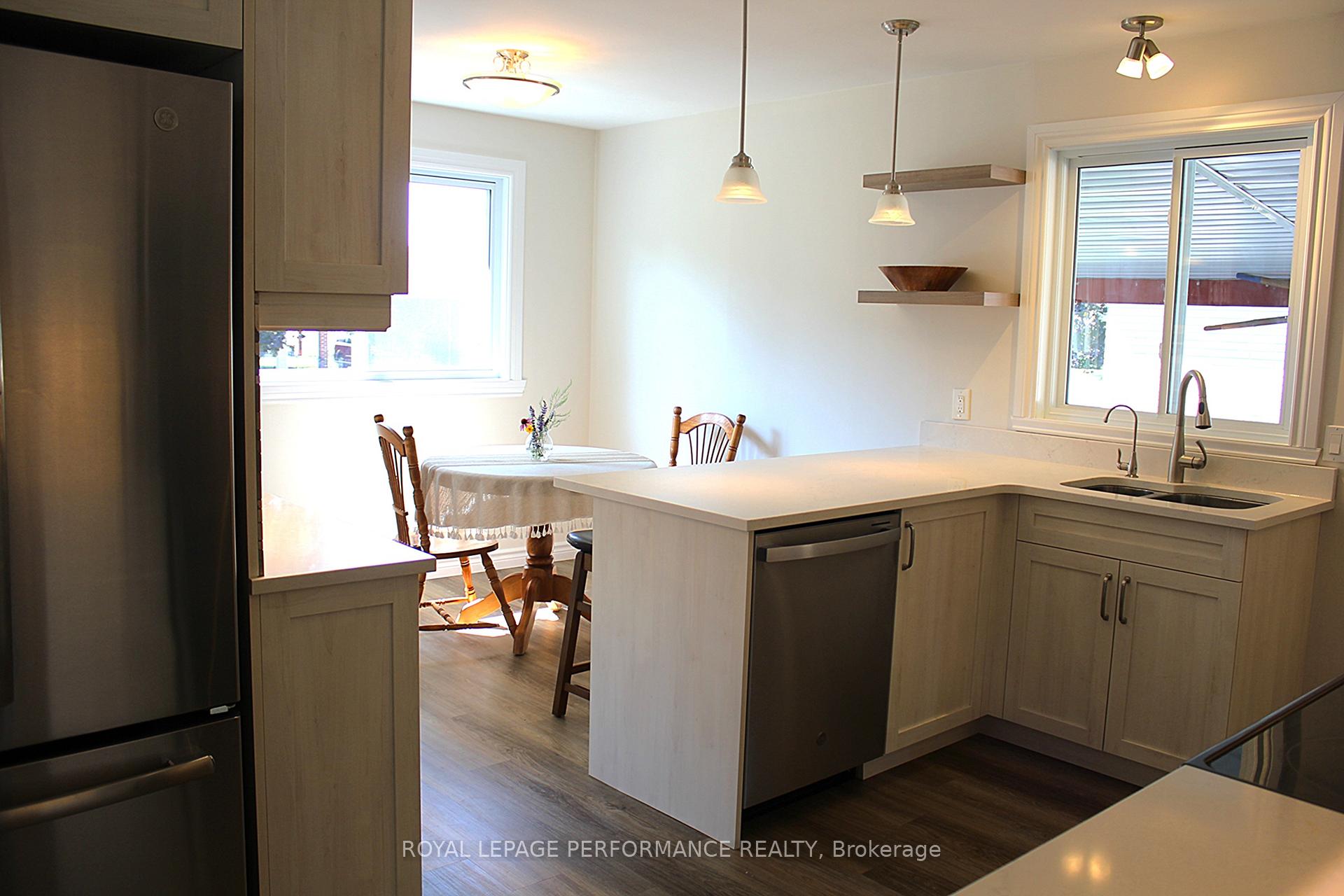 Photo 10 of 1508 Frances Ann Avenue, Cornwall — HOMEH