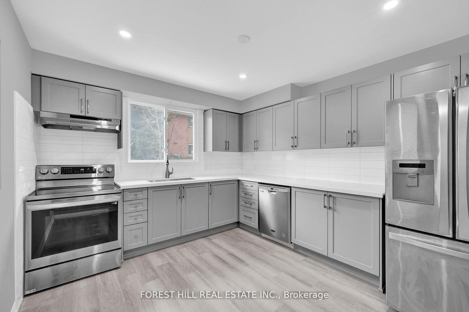 Front of Unit 6, 494 Elgin Street W