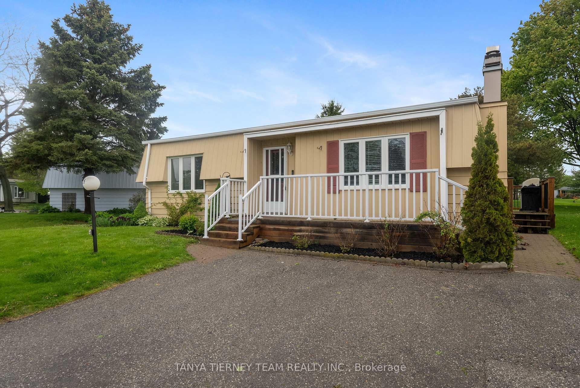 Photo 2 of 18 The Cove Road, Clarington, Newcastle — HOMEH