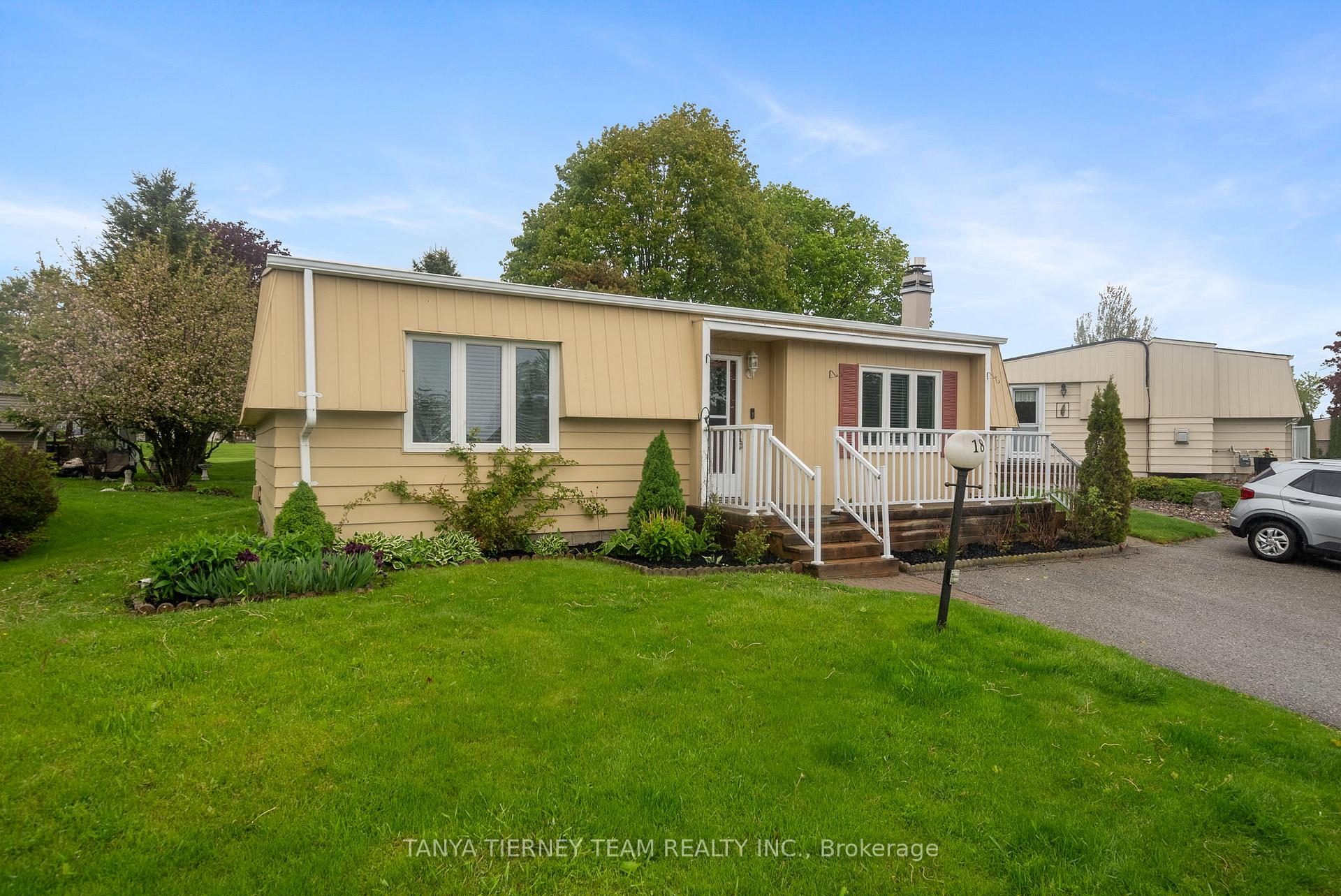 Photo 3 of 18 The Cove Road, Clarington, Newcastle — HOMEH