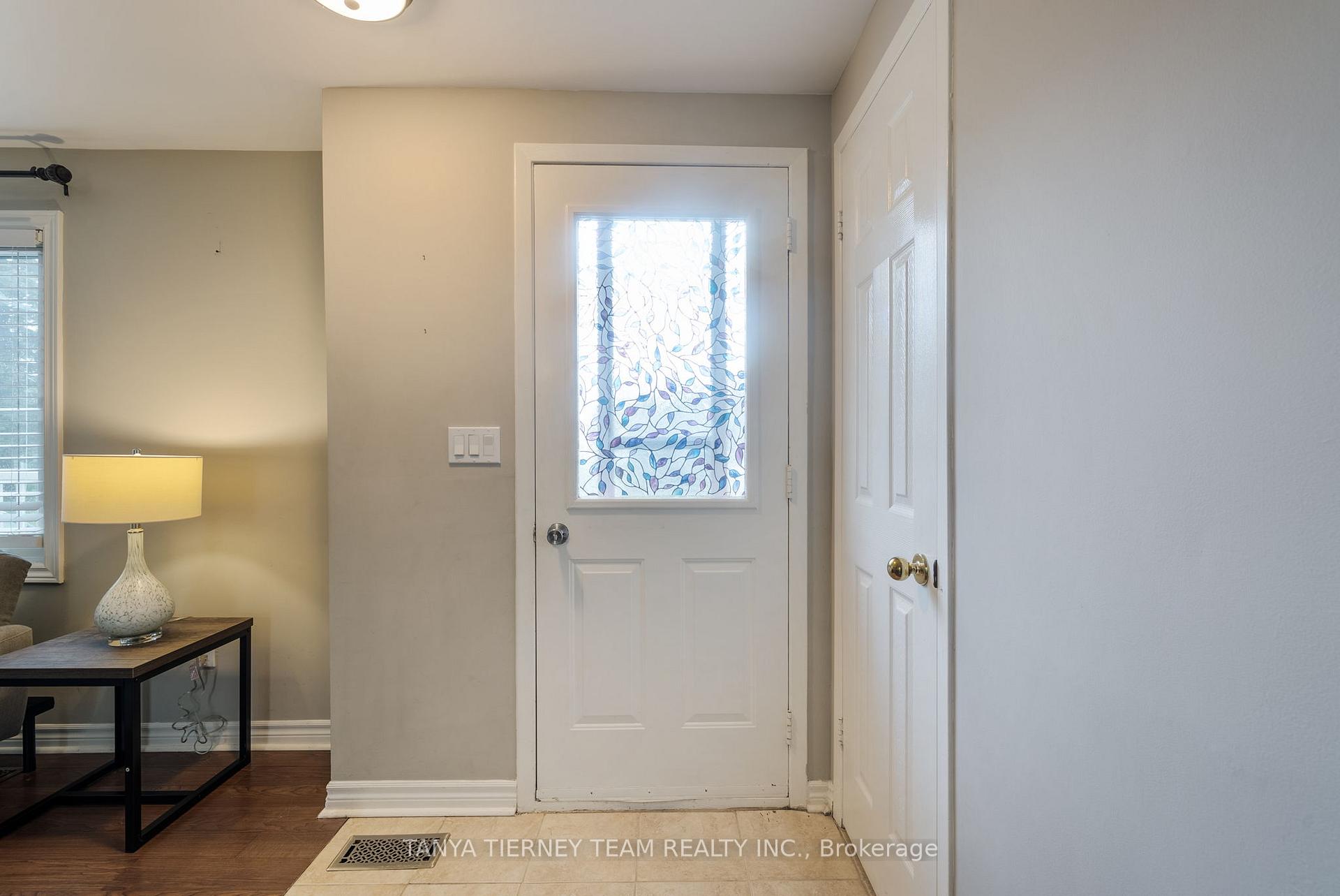Photo 5 of 18 The Cove Road, Clarington, Newcastle — HOMEH