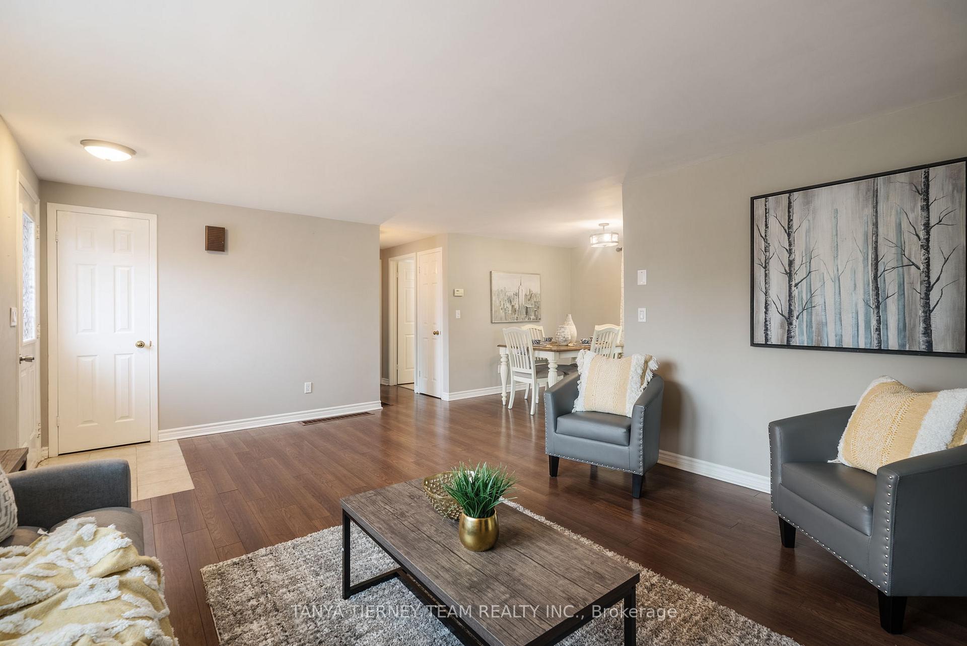Photo 10 of 18 The Cove Road, Clarington, Newcastle — HOMEH