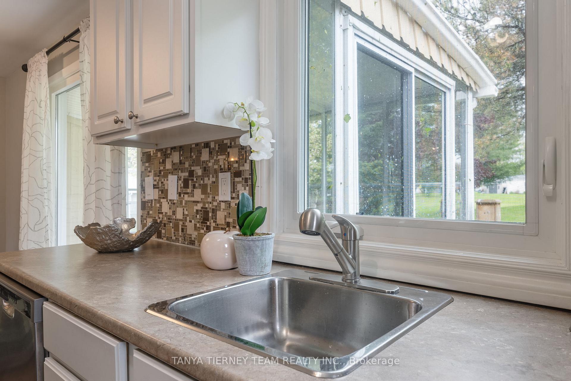 Photo 16 of 18 The Cove Road, Clarington, Newcastle — HOMEH