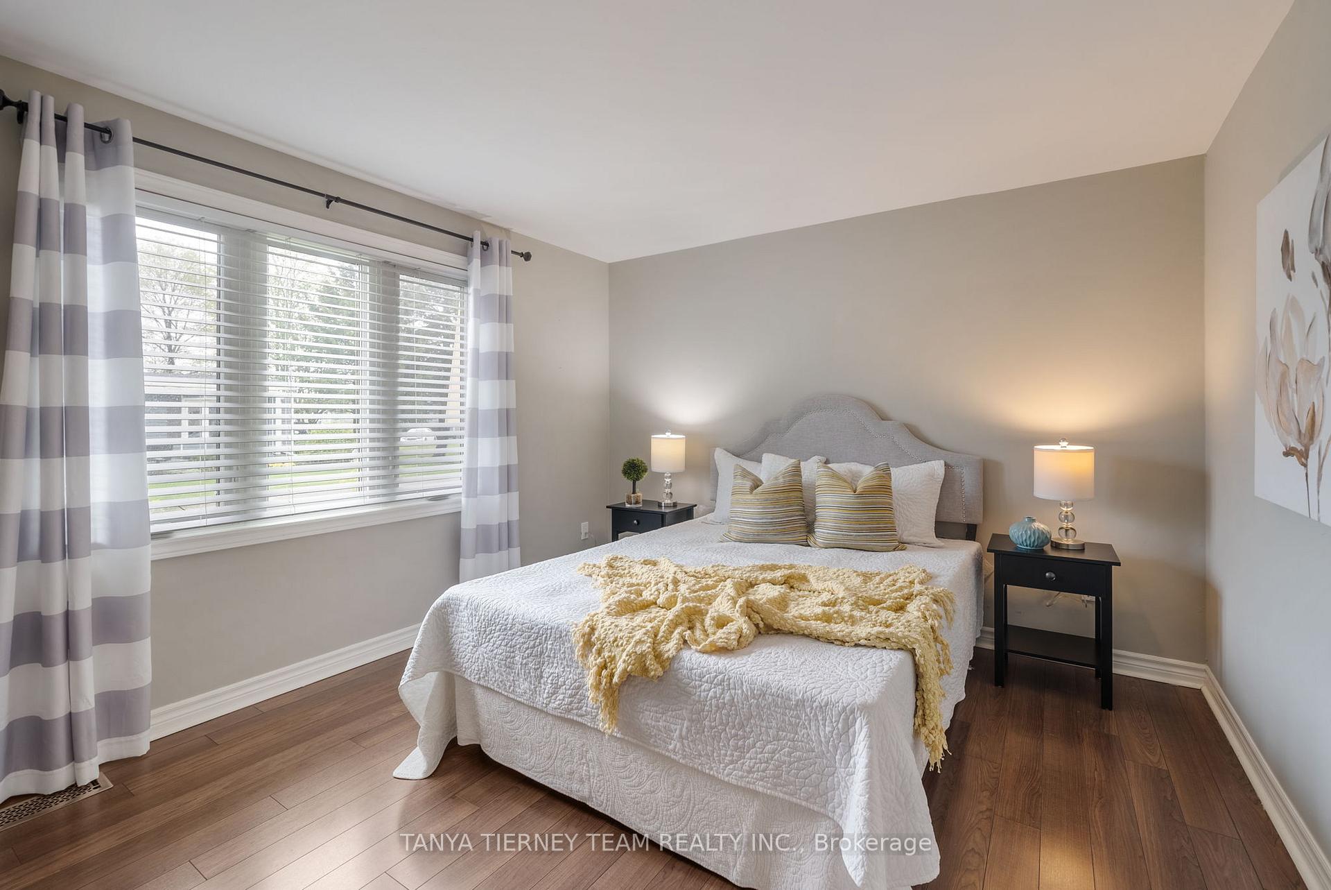 Photo 20 of 18 The Cove Road, Clarington, Newcastle — HOMEH