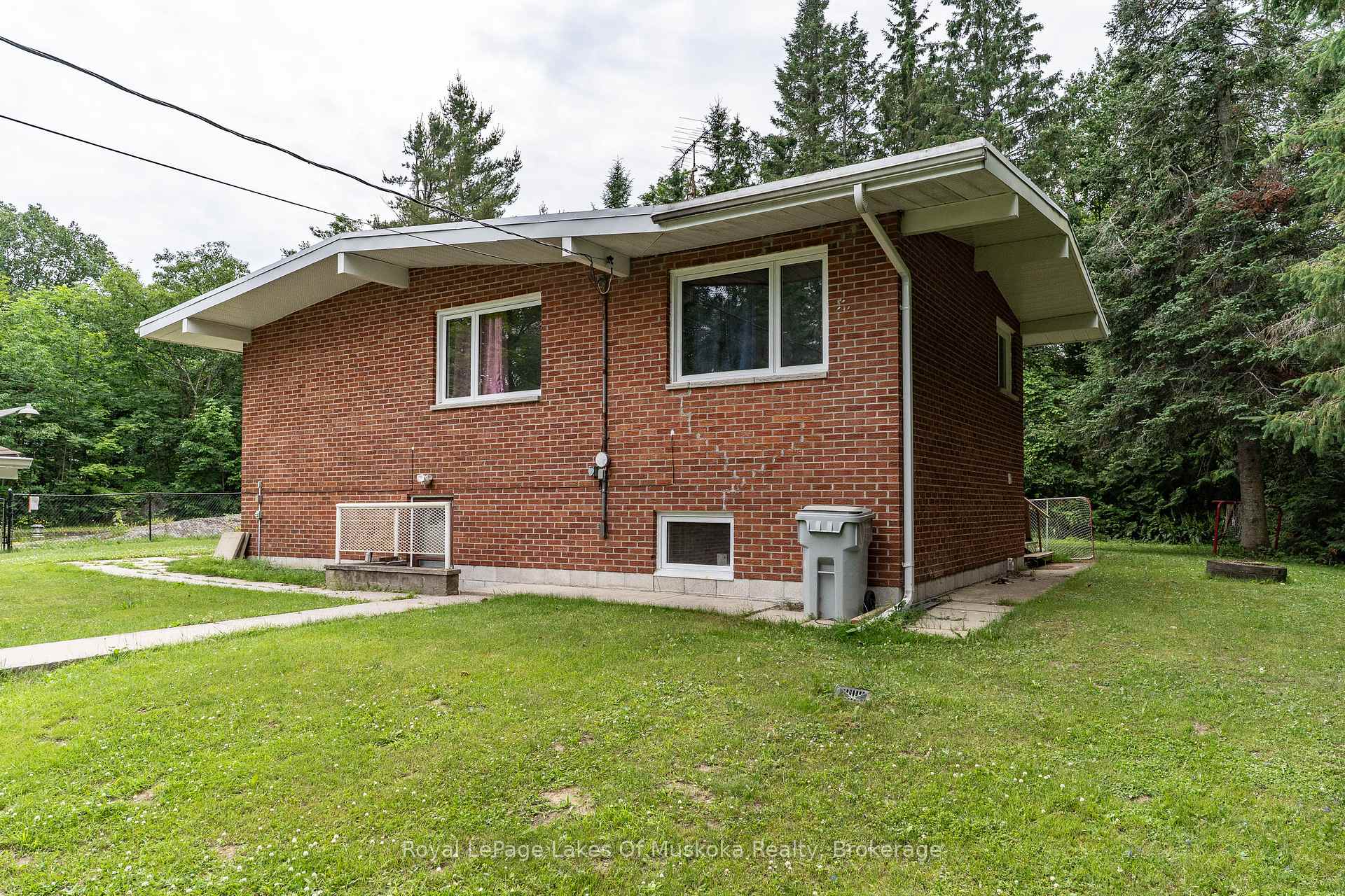 Photo 4 of 1030 Simpson Road, Gravenhurst, Muskoka (S) — HOMEH