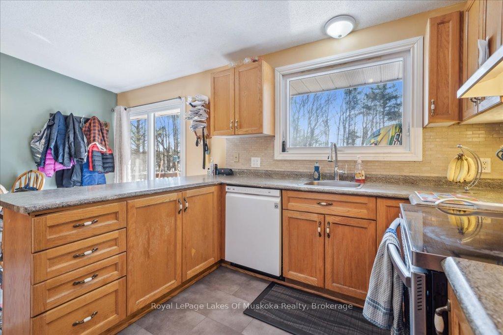 Photo 11 of 1030 Simpson Road, Gravenhurst, Muskoka (S) — HOMEH