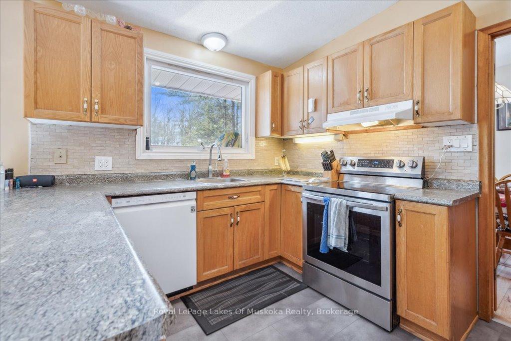 Photo 12 of 1030 Simpson Road, Gravenhurst, Muskoka (S) — HOMEH