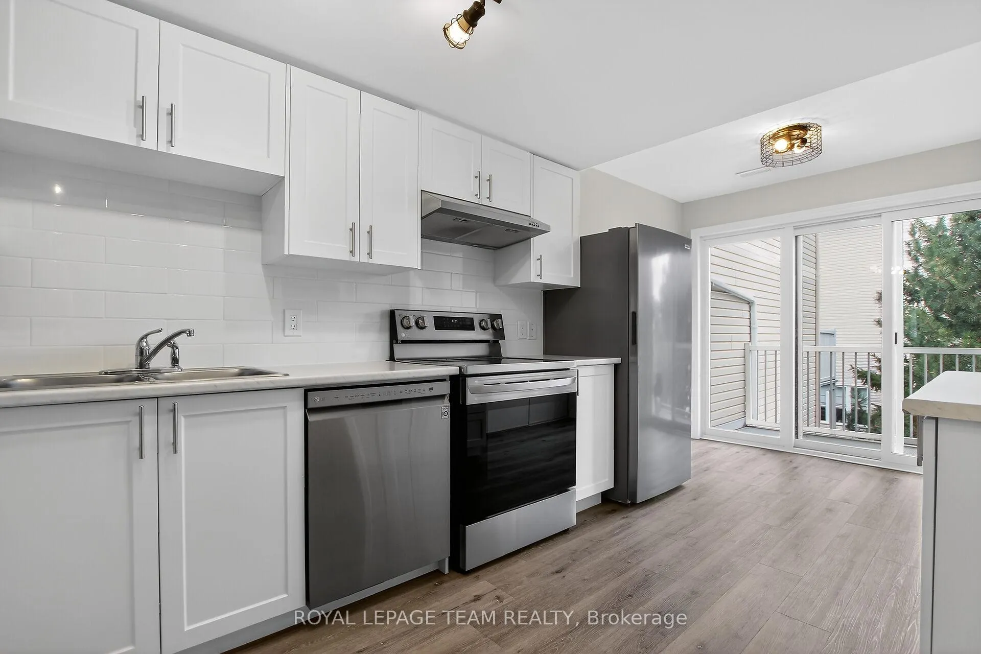 Photo 9 of Unit 15, 51 Waterbridge Drive, Ottawa, Barrhaven East — HOMEH