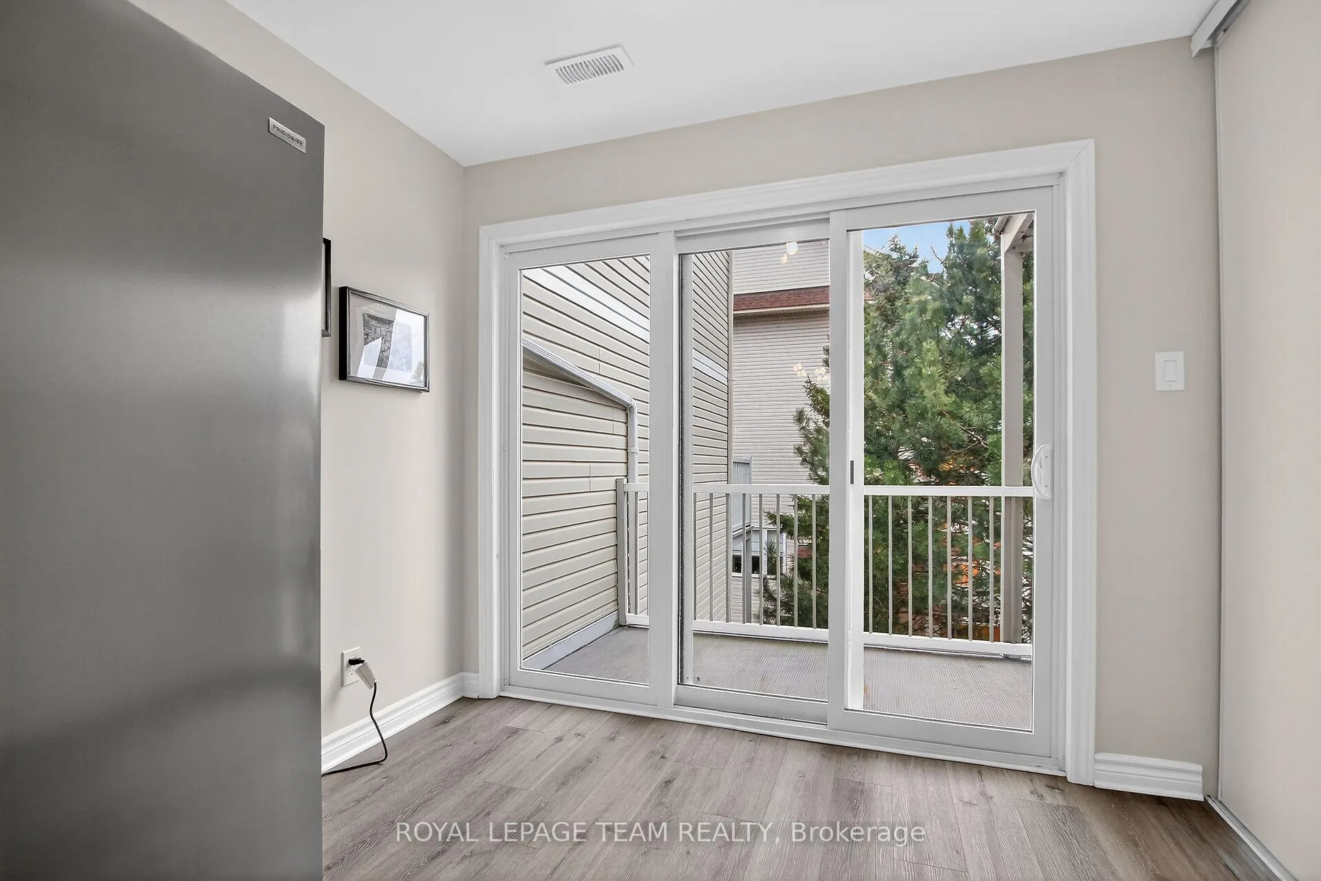 Photo 13 of Unit 15, 51 Waterbridge Drive, Ottawa, Barrhaven East — HOMEH
