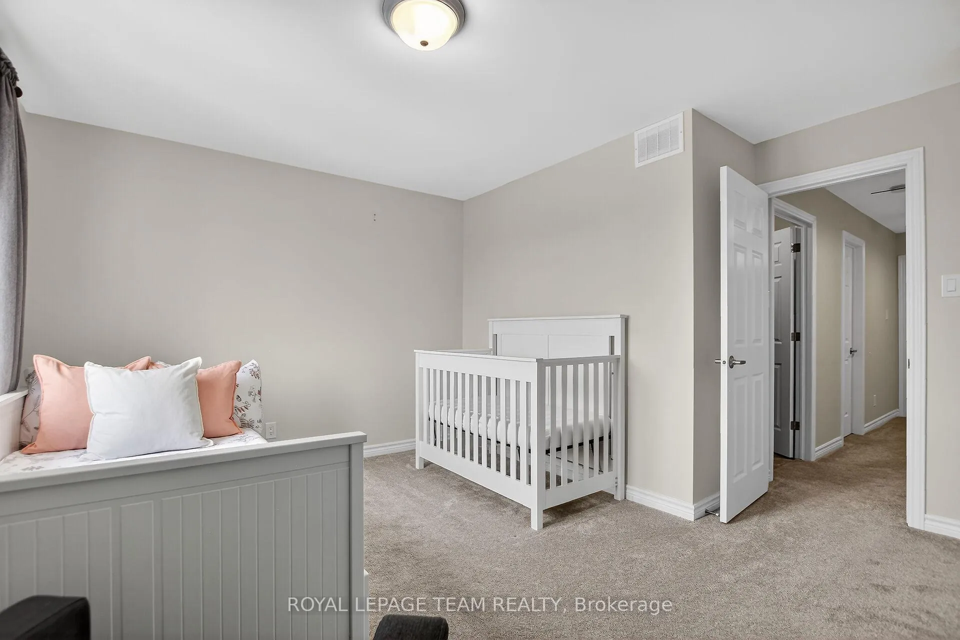 Photo 24 of Unit 15, 51 Waterbridge Drive, Ottawa, Barrhaven East — HOMEH