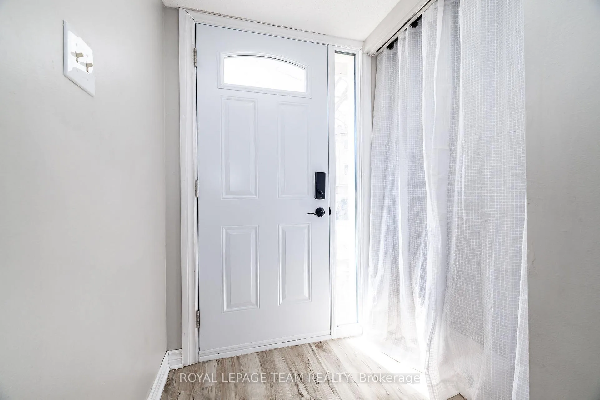 Photo 3 of Unit 28, 28 Peary Way, Ottawa, Kanata - Katimavik — HOMEH