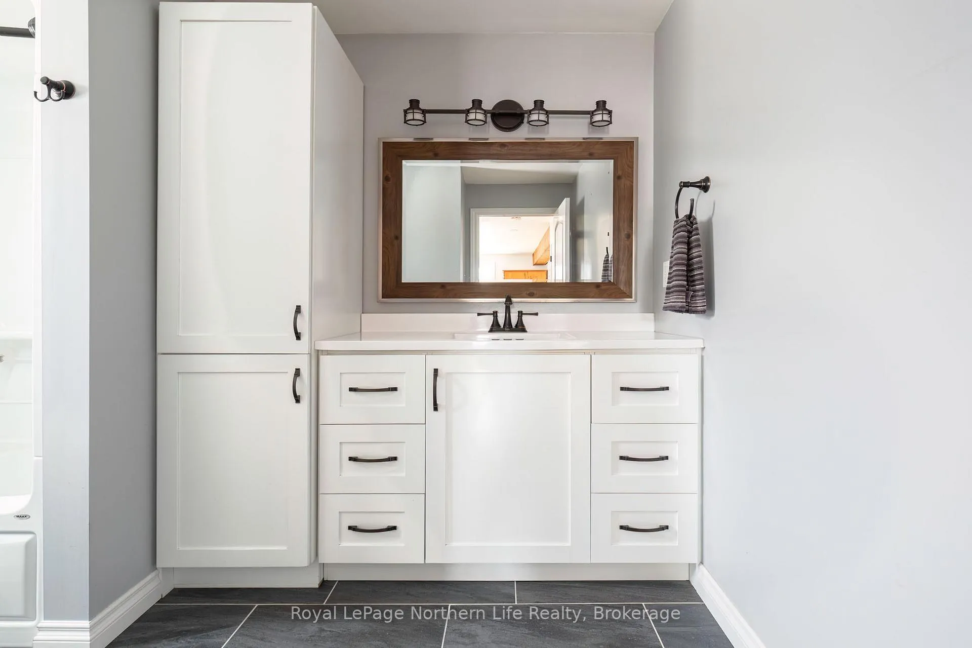 Photo 14 of 300 Yonge Street, Bonfield — HOMEH
