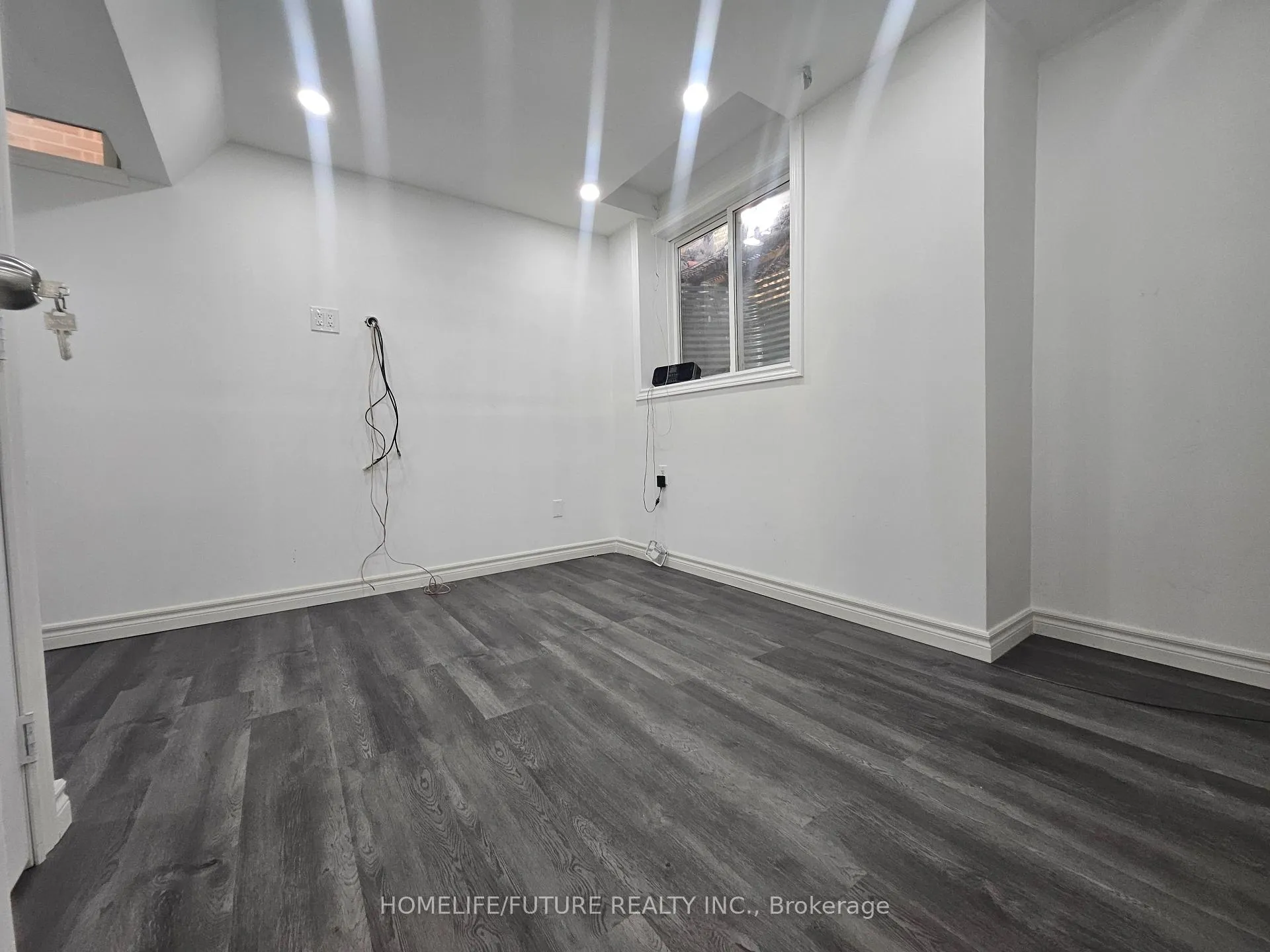 Photo 7 of Unit (Bsmt), 41 Royal Links Circle, Brampton, Vales of Castlemore North — HOMEH