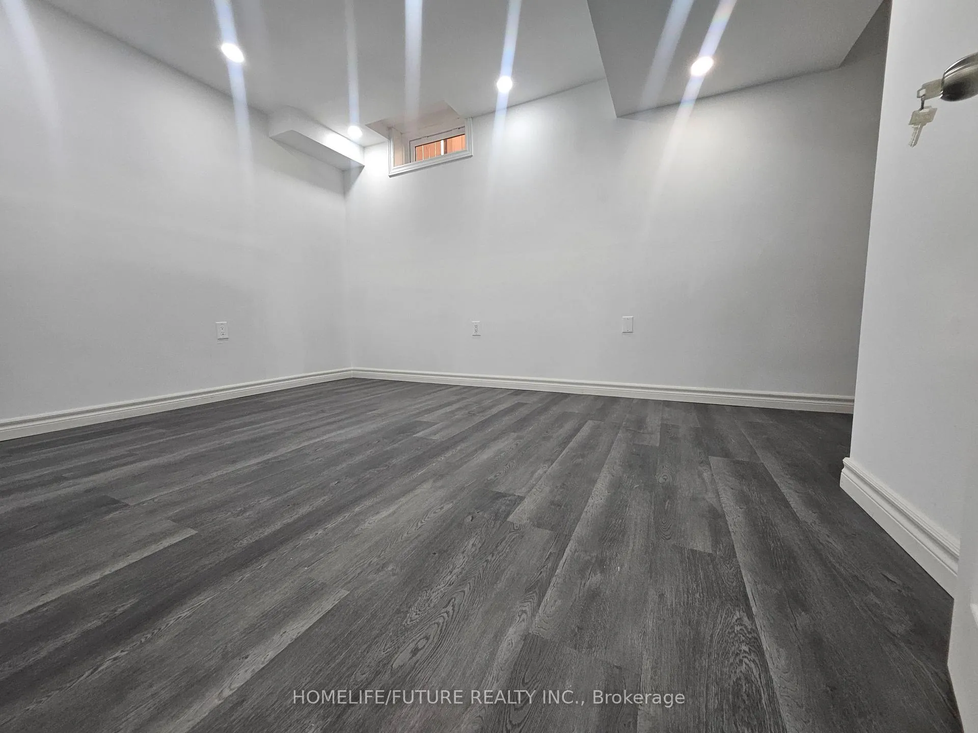 Photo 8 of Unit (Bsmt), 41 Royal Links Circle, Brampton, Vales of Castlemore North — HOMEH