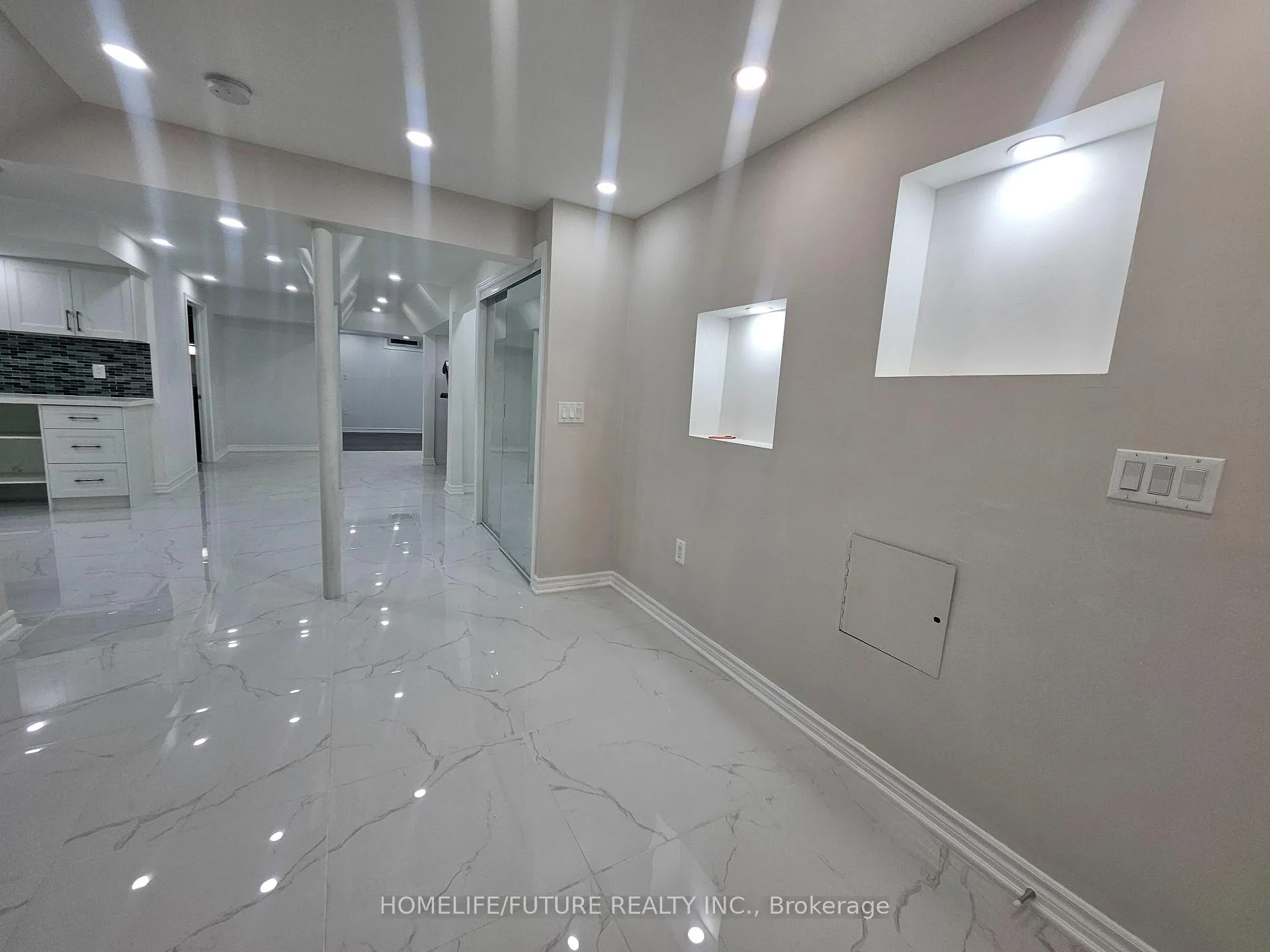 Photo 14 of Unit (Bsmt), 41 Royal Links Circle, Brampton, Vales of Castlemore North — HOMEH