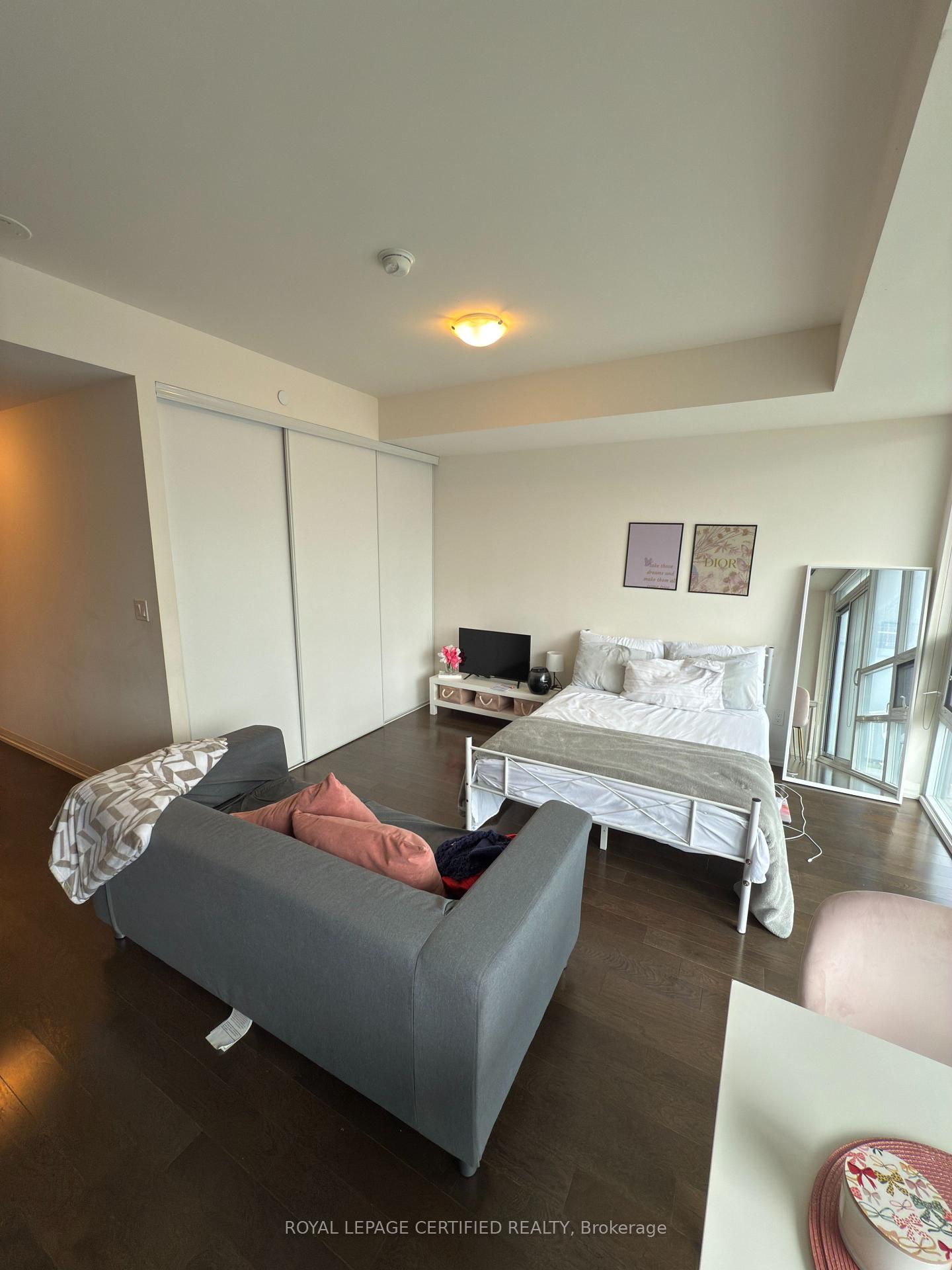 Photo 7 of Unit 1819, 460 Adelaide Street E, Toronto, Moss Park — HOMEH