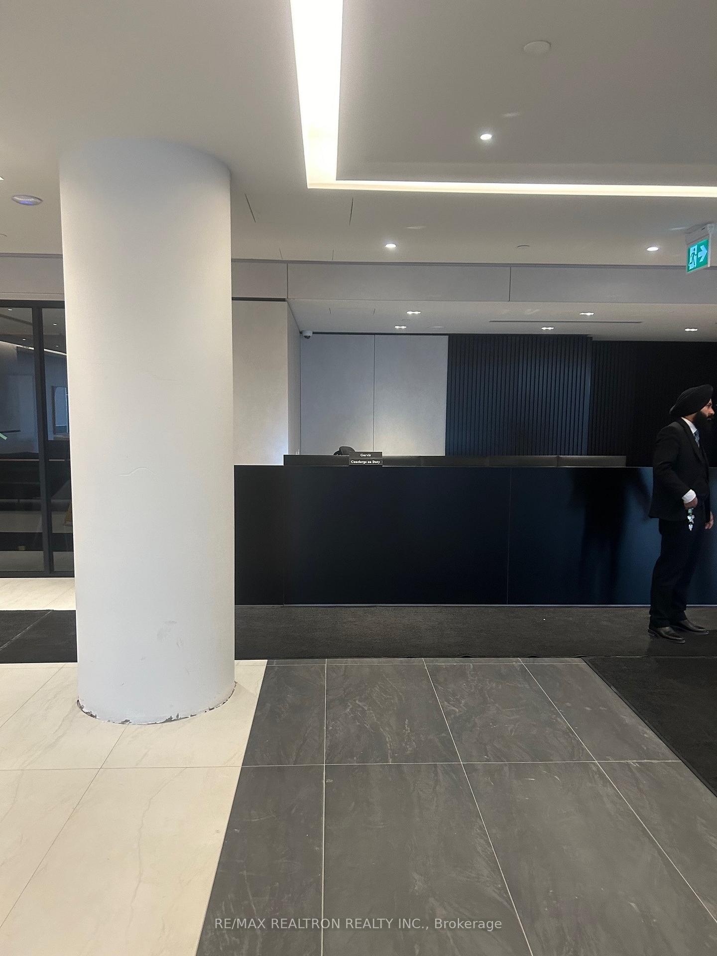 Photo 6 of Unit 2206, 30 Upper Mall Way, Vaughan, Brownridge — HOMEH