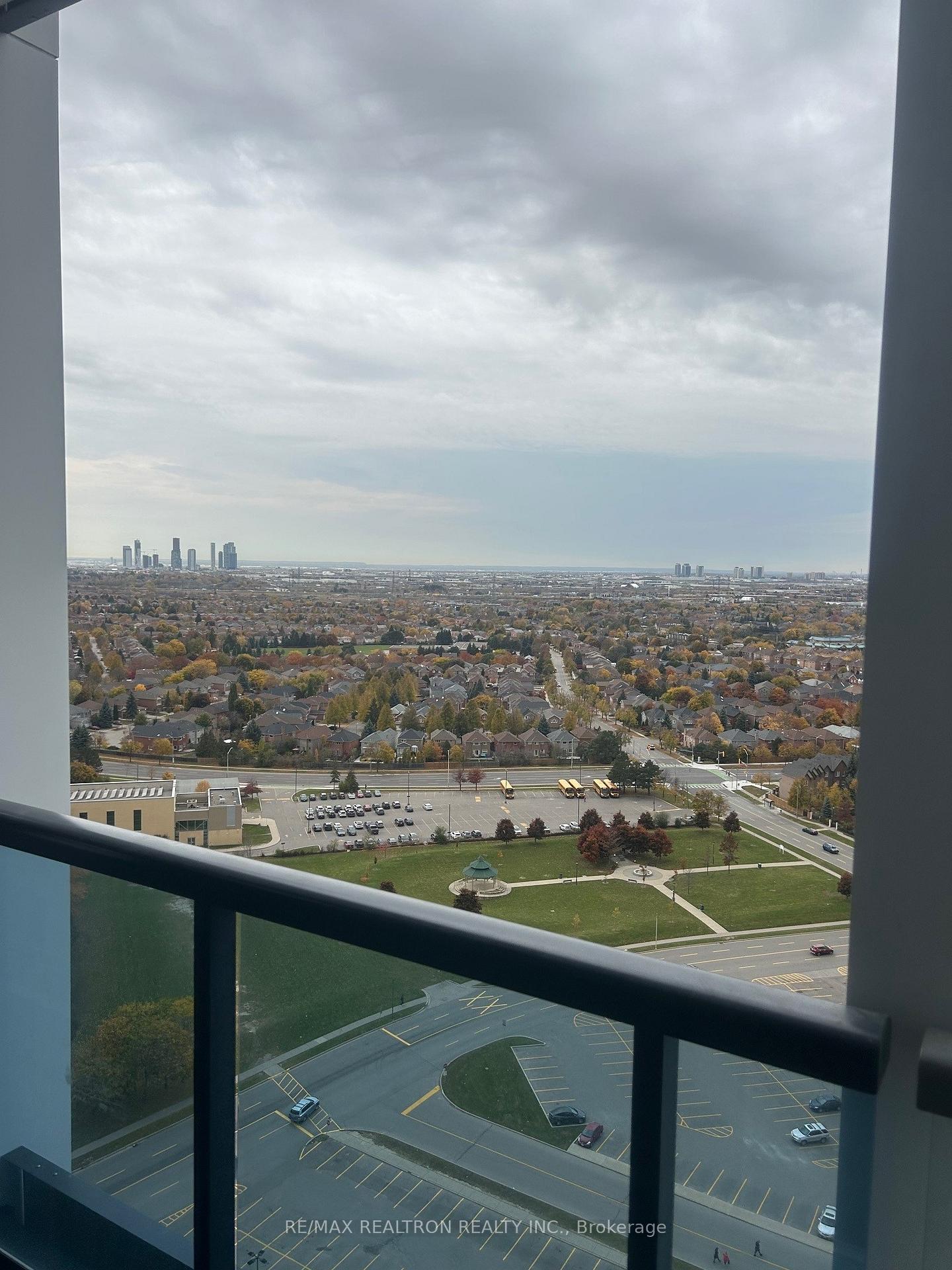 Photo 7 of Unit 2206, 30 Upper Mall Way, Vaughan, Brownridge — HOMEH